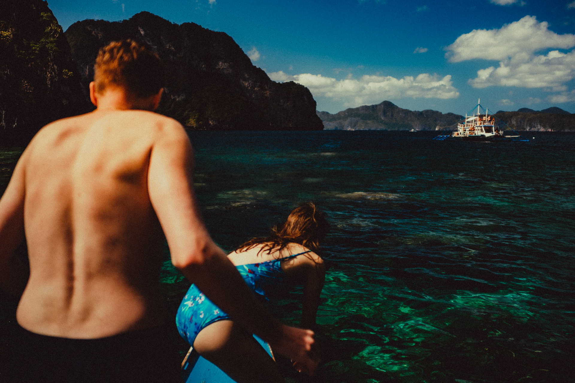 An island hopping tour with a travel couple on their honeymoon, Cadlao Island, El Nido, Palawan, Philippines, Southeast Asia, February 2019, Sony A7III.
