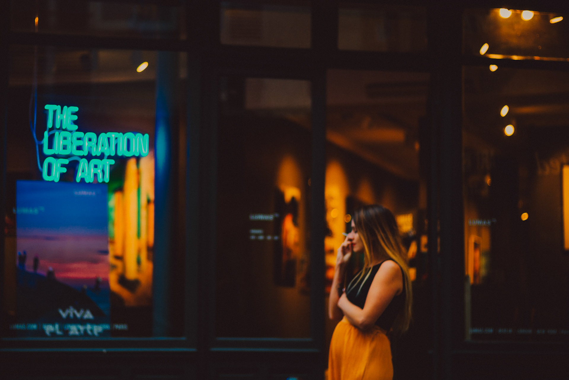 An art gallery curator, LUMAS Galerie Paris - Saint-Germain, Paris, France, September 2017, Leica M.