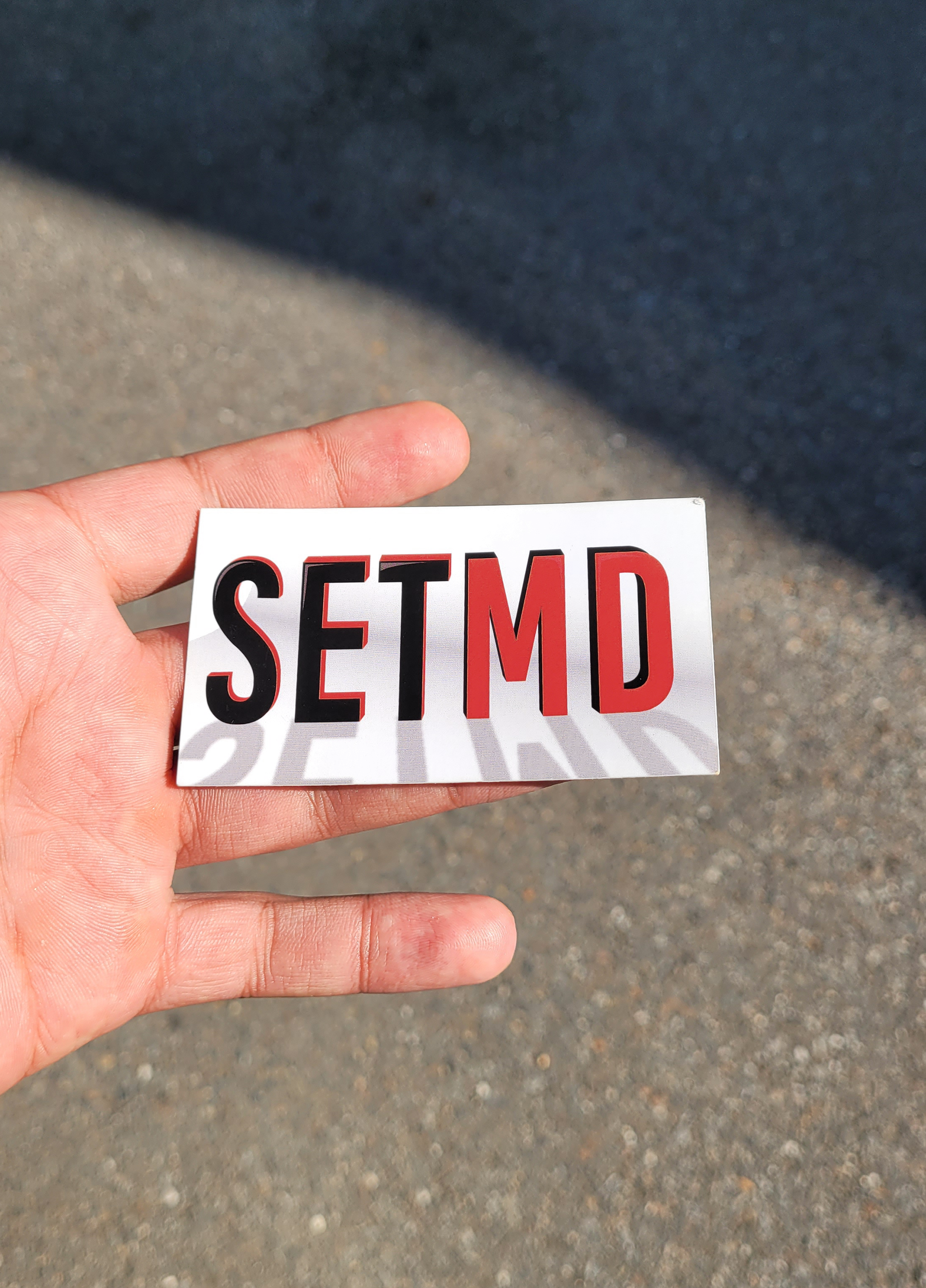 Set MD is a medical service that provides a private doctor on film sets or through virtual assistance on the SET MD application.