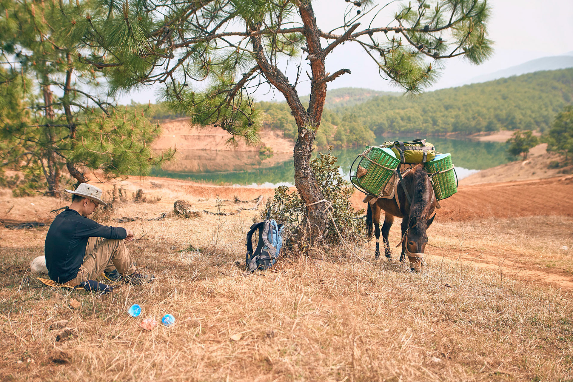 Traveling with mule caravana in Cangshan mountains