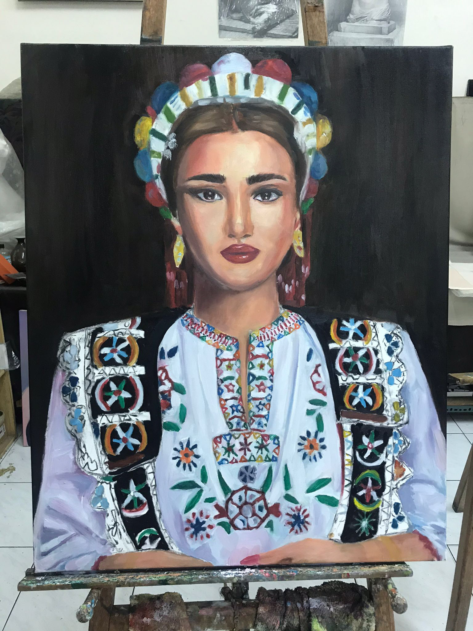 ALBANIAN GIRL WITH TRADITIONAL CLOTHES