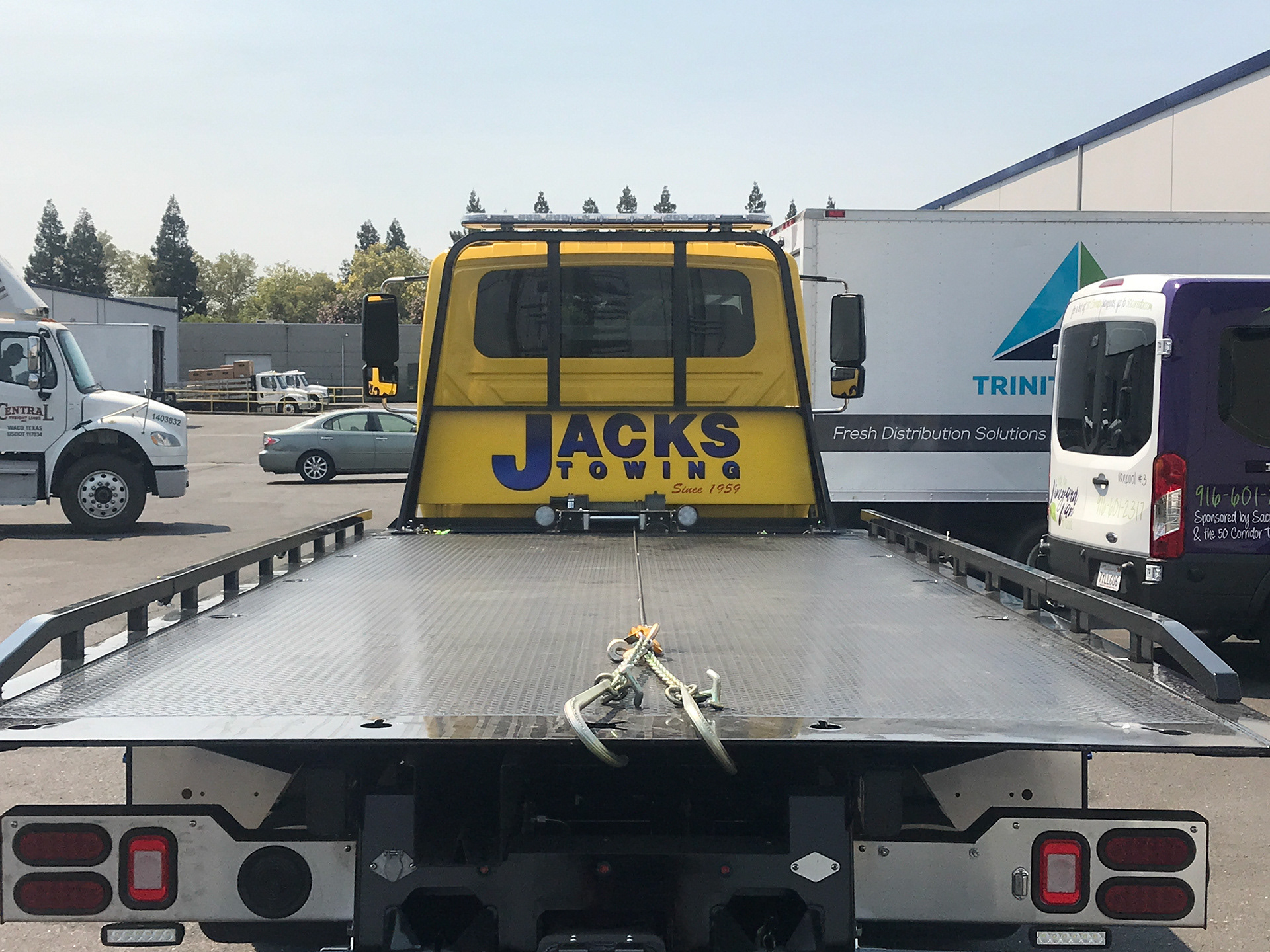 Jack's Towing - Flat Bed Tower