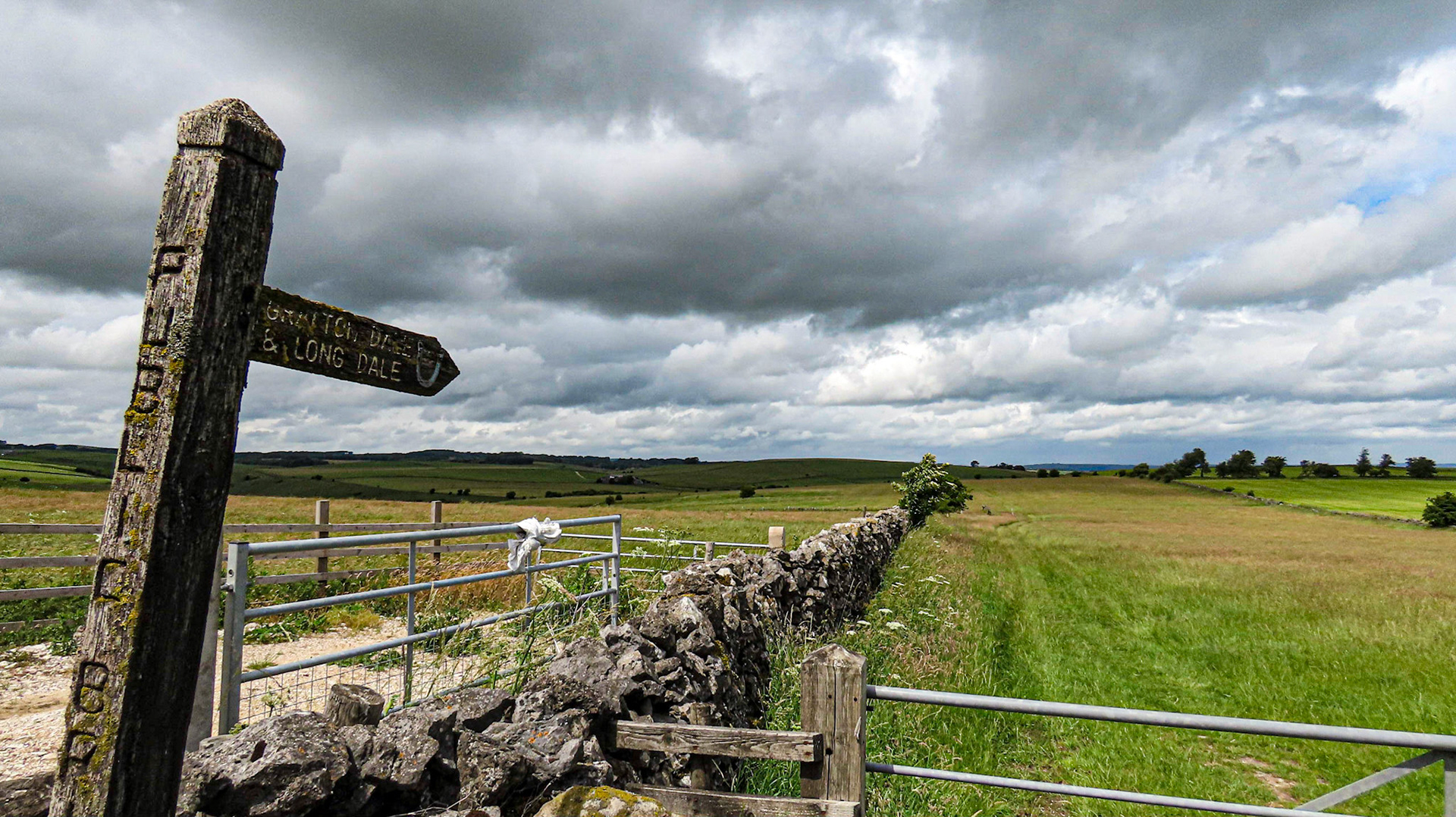 Public Footpath to Gratton Dale and Long Dale