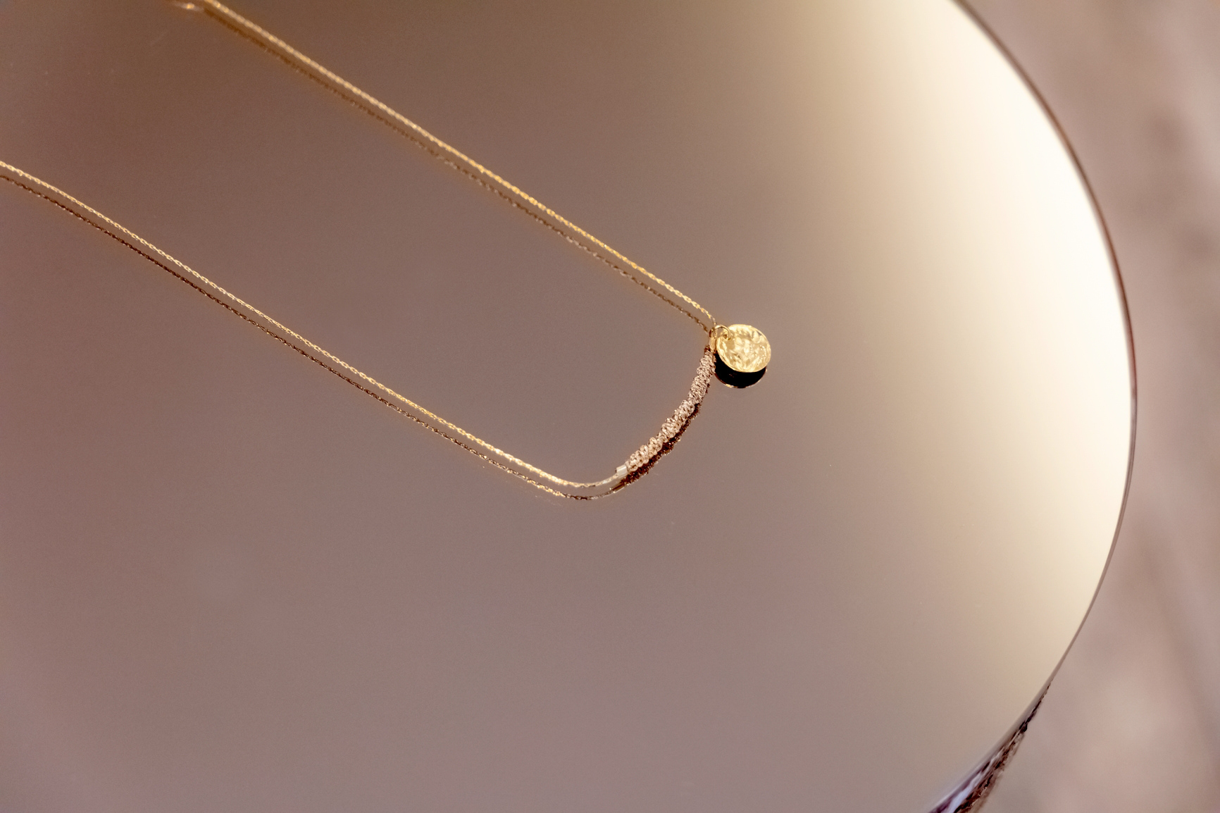 Collier minimal plaqué or - 65€