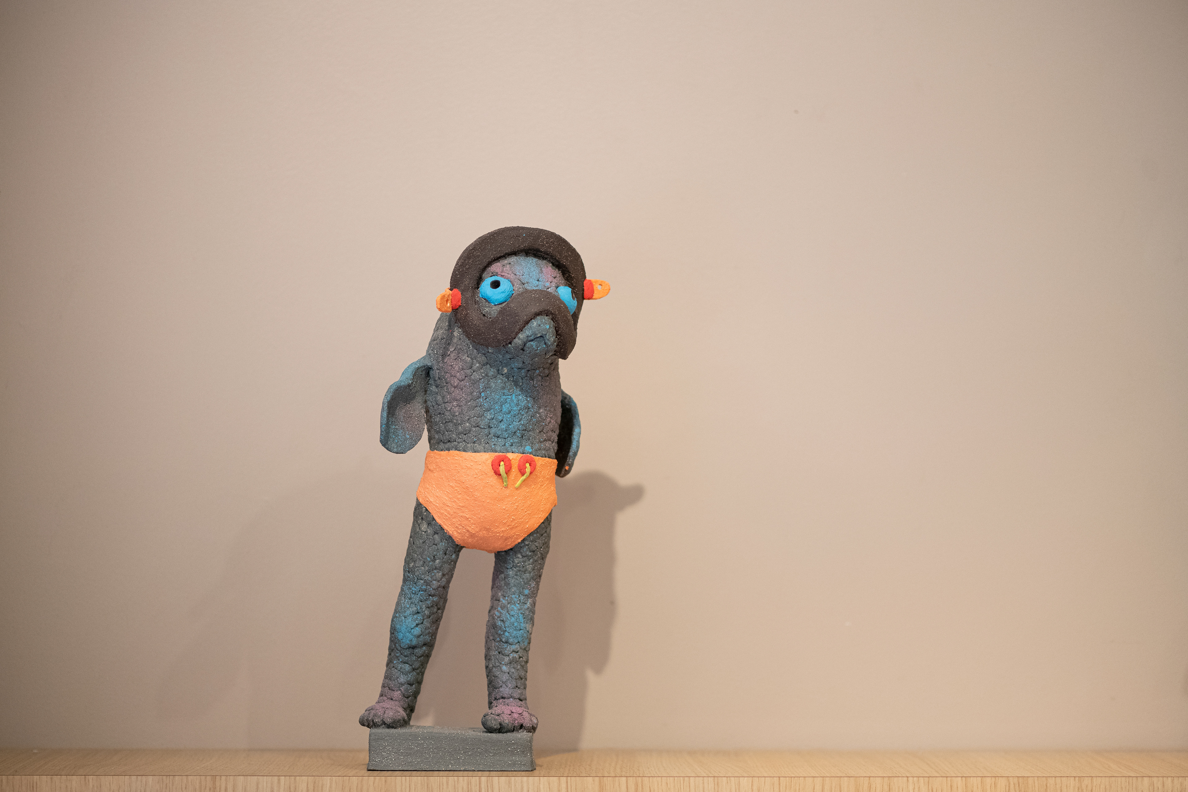Poisson debout masque de plongée, en grès - 550€