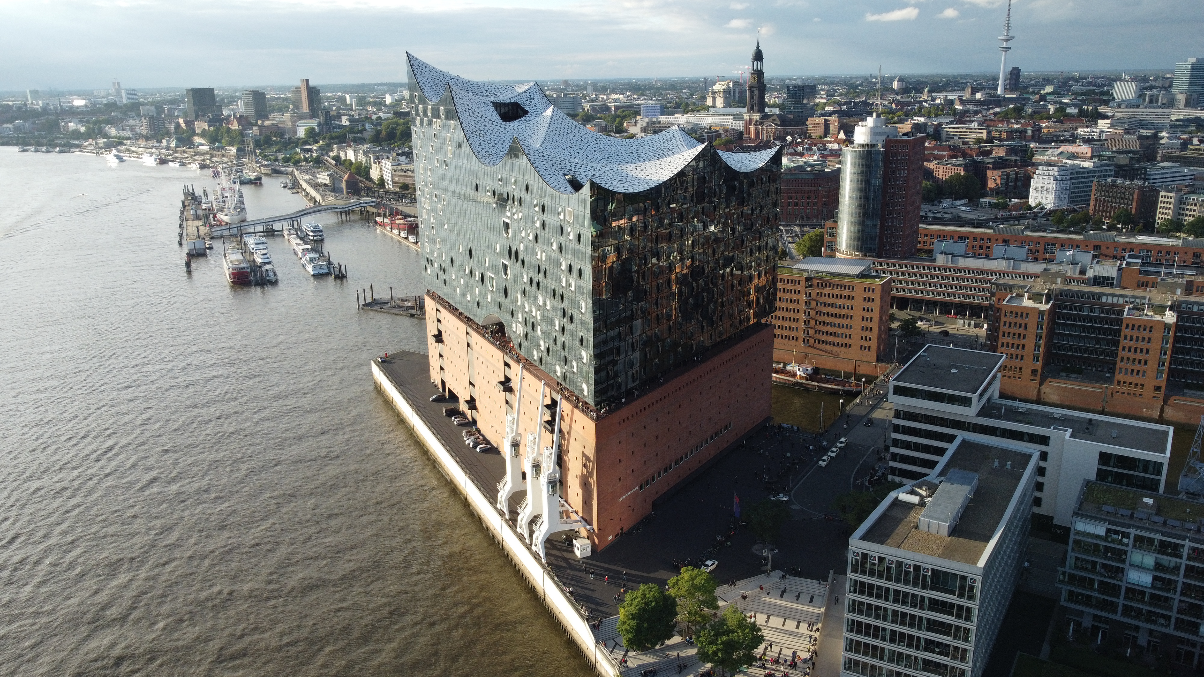 Elbphilharmonie aus Südosten