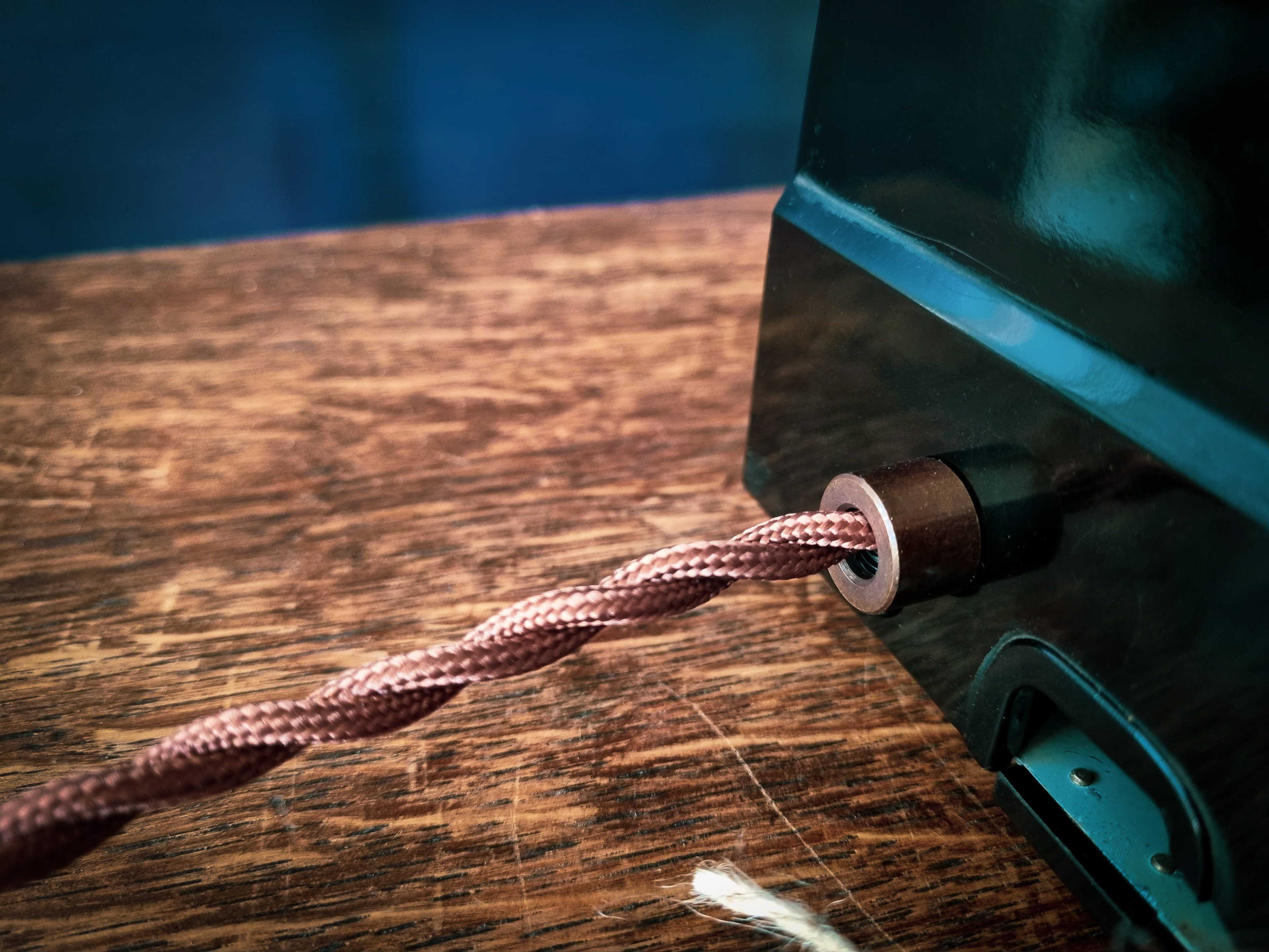 Vintage braided cable