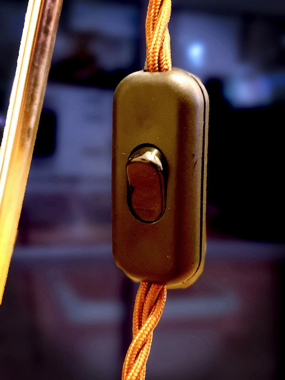 Vintage fabric braided cable with inline switch