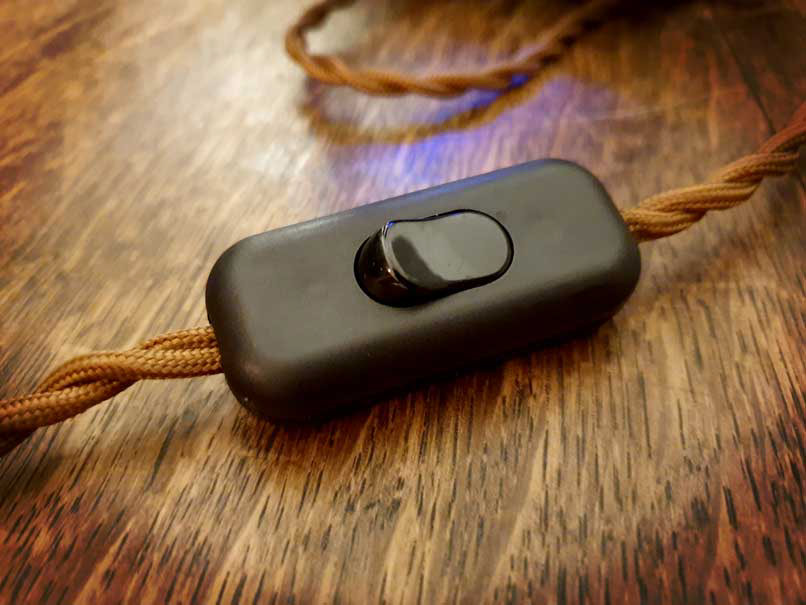 Inline switch with vintage braided cable