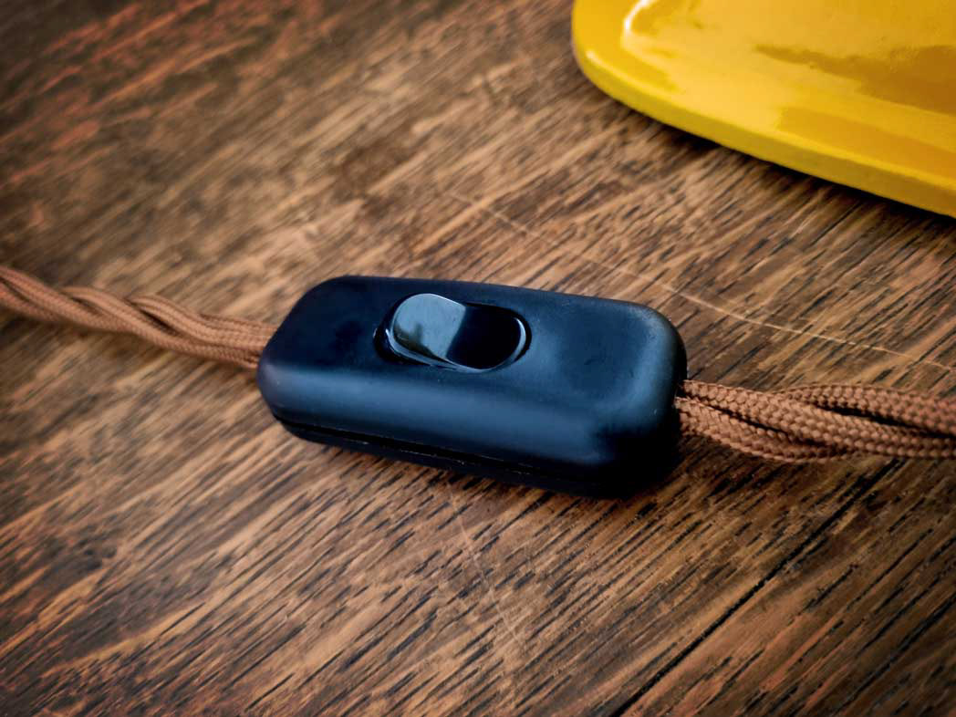 Inline switch with vintage braided cable