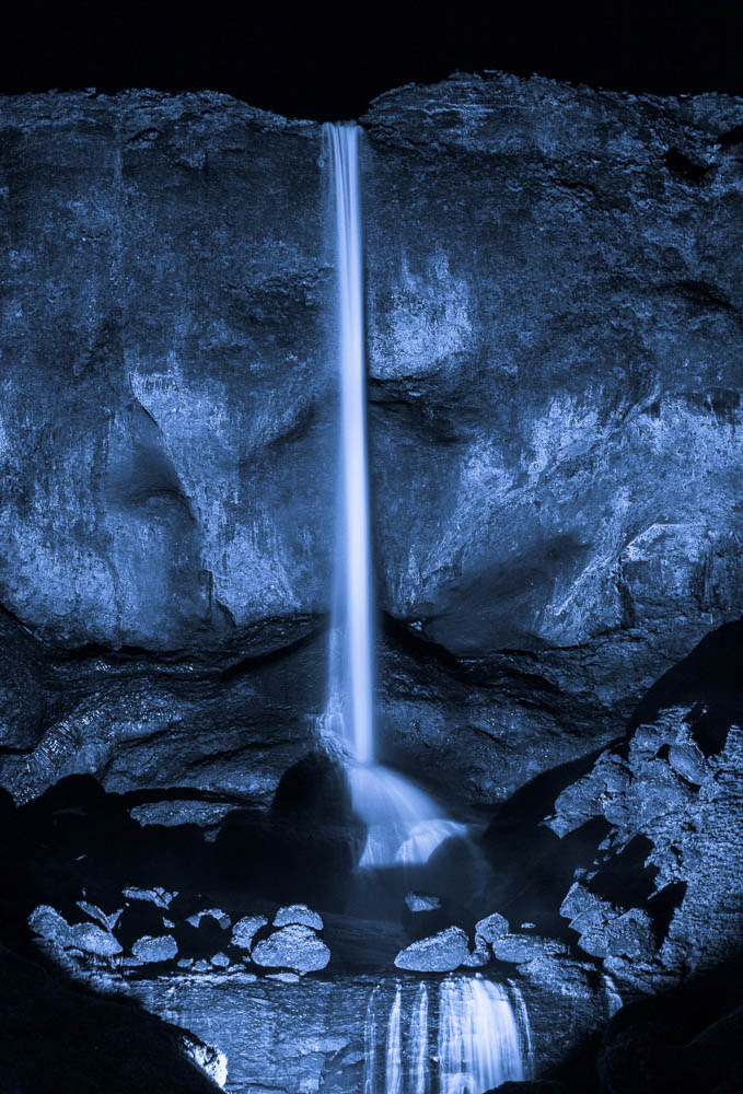 Nightphoto of a waterfall, Iceland