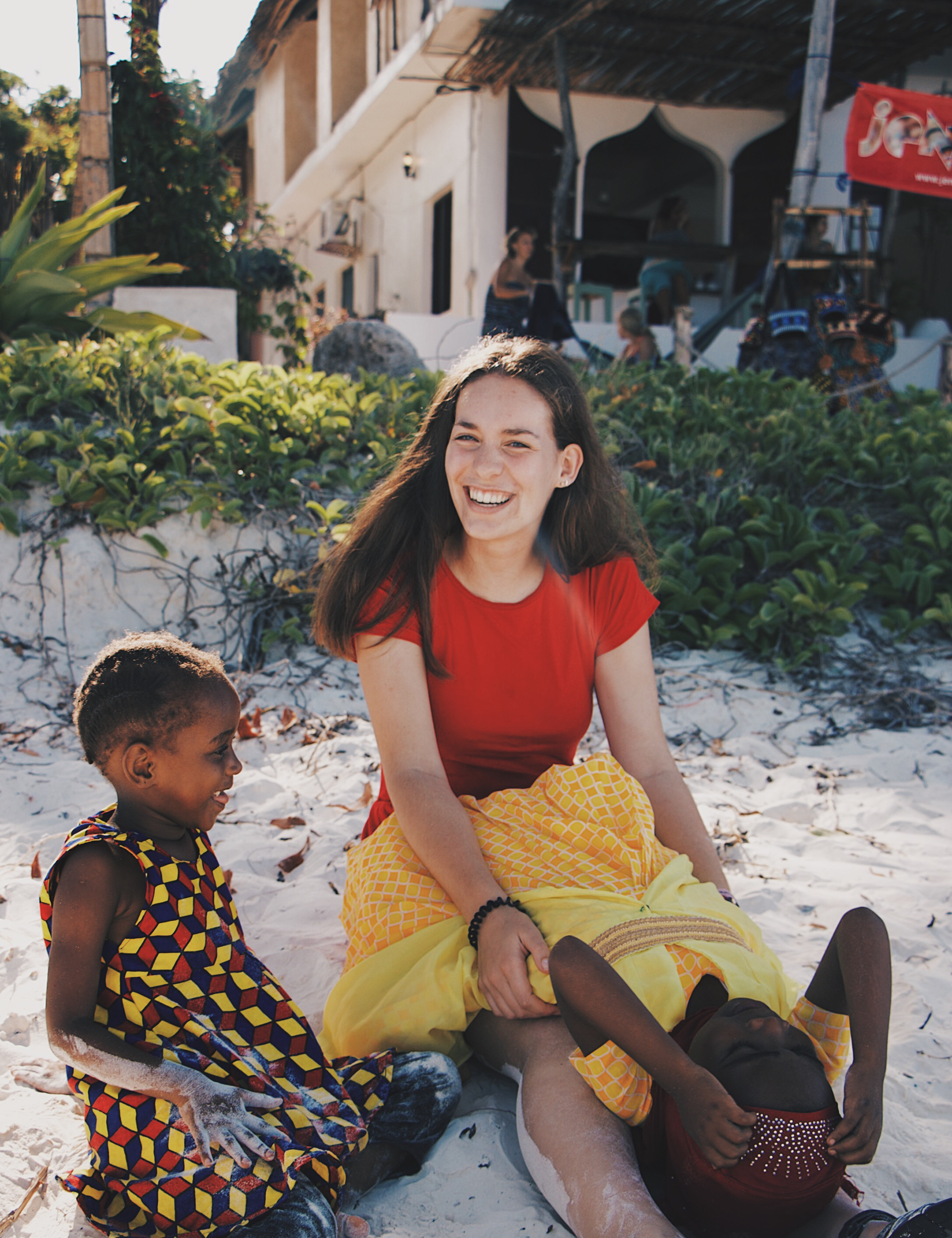 Children with Jenga clothes