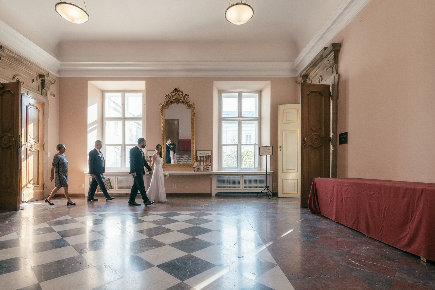Hochzeit_Salzburg_Mirabell_Marmorsaal_Hochzeitsfotograf_Thomas_Traschwandtner_Tau_Light_Media