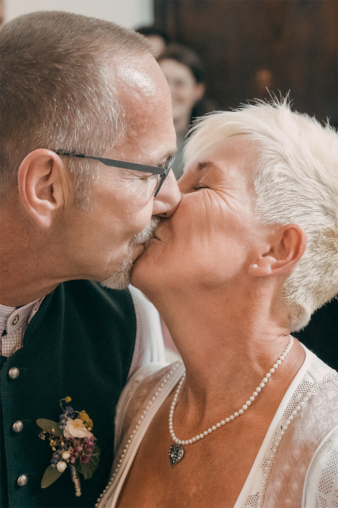 Hochzeit_Stille_Nacht_Kapelle_Hochzeitsfotograf_Thomas_Traschwandtner_Tau_Light_Media