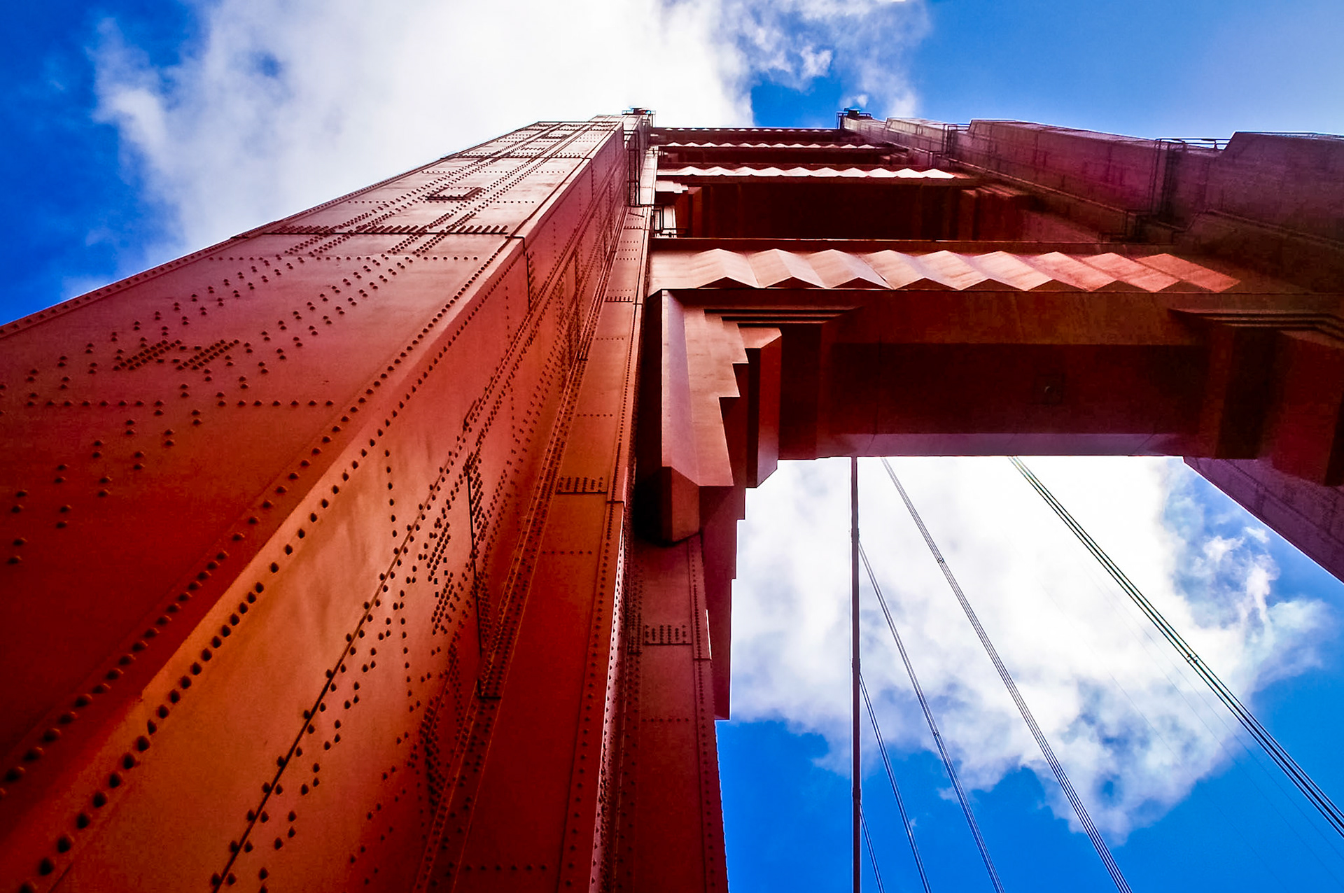 Nicht ganz modern, aber zeitlos schön - Golden Gate Bridge in San Francisco