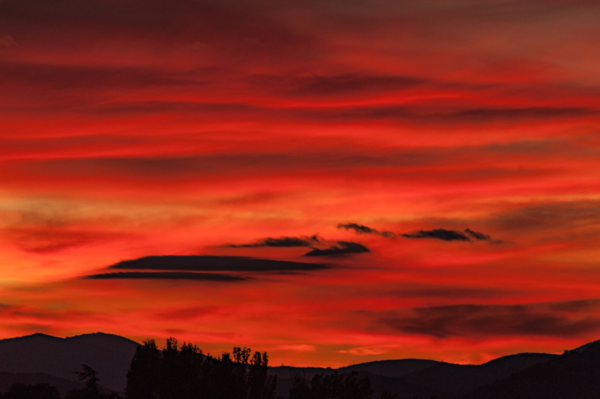 Nubes teñidas de rojo