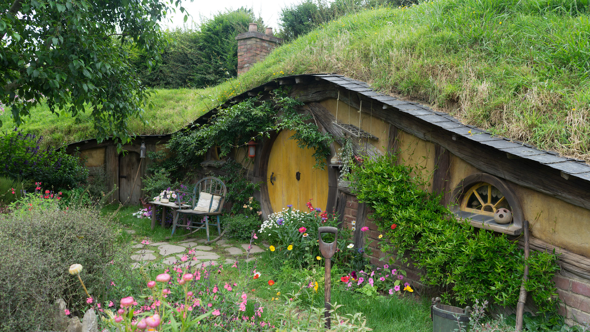 Hobbiton - A must visit for any LOTR fans