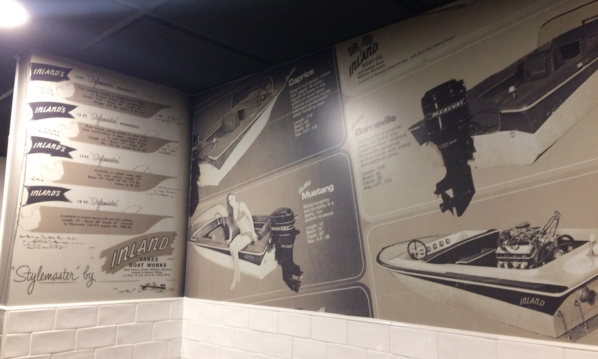 WALL MURALS / BUCK AND HONEYS RESTAURANT - WI
