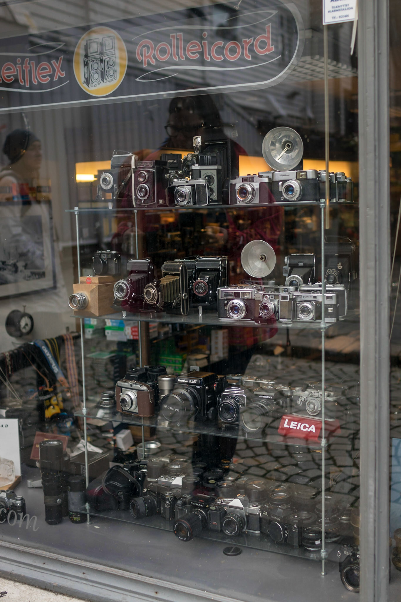 Sony ILCA-77M2 | DT 30mm F1.4 @ ISO 100 | 30 mm | f/2.2 | 1/160 s