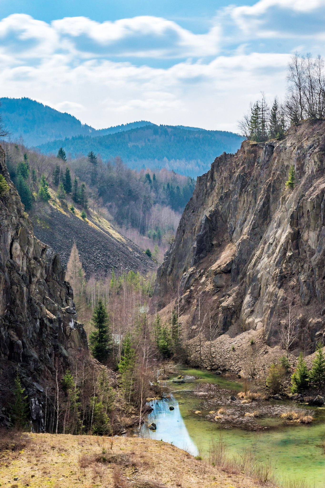 Sony ILCA-77M2 | DT 16-50mm F2.8 SSM @ ISO 100 | 50 mm | f/14 | 10.00 s