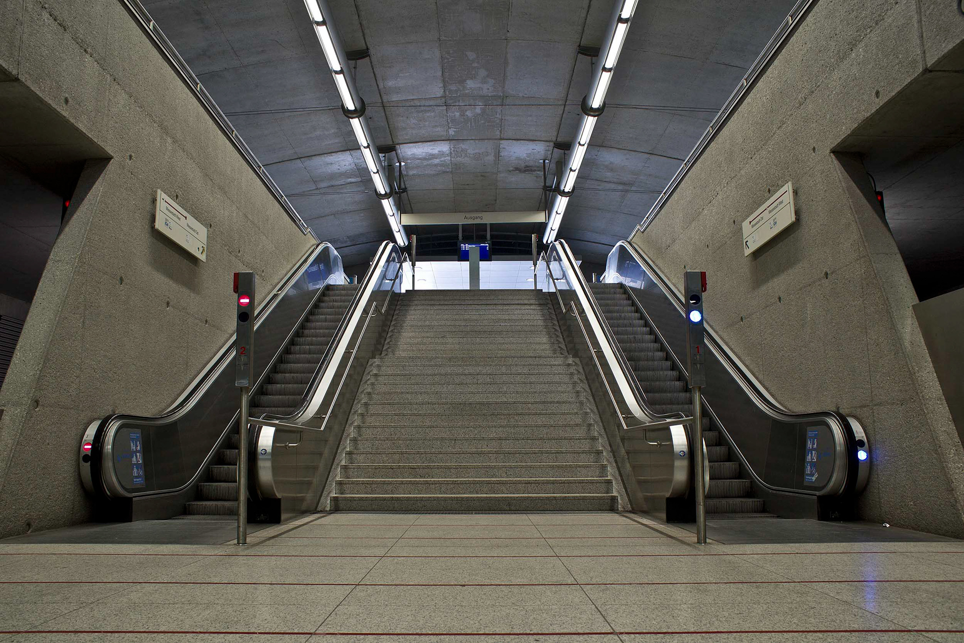 Jonathan Göpfert - Munich Metrostations Line U2