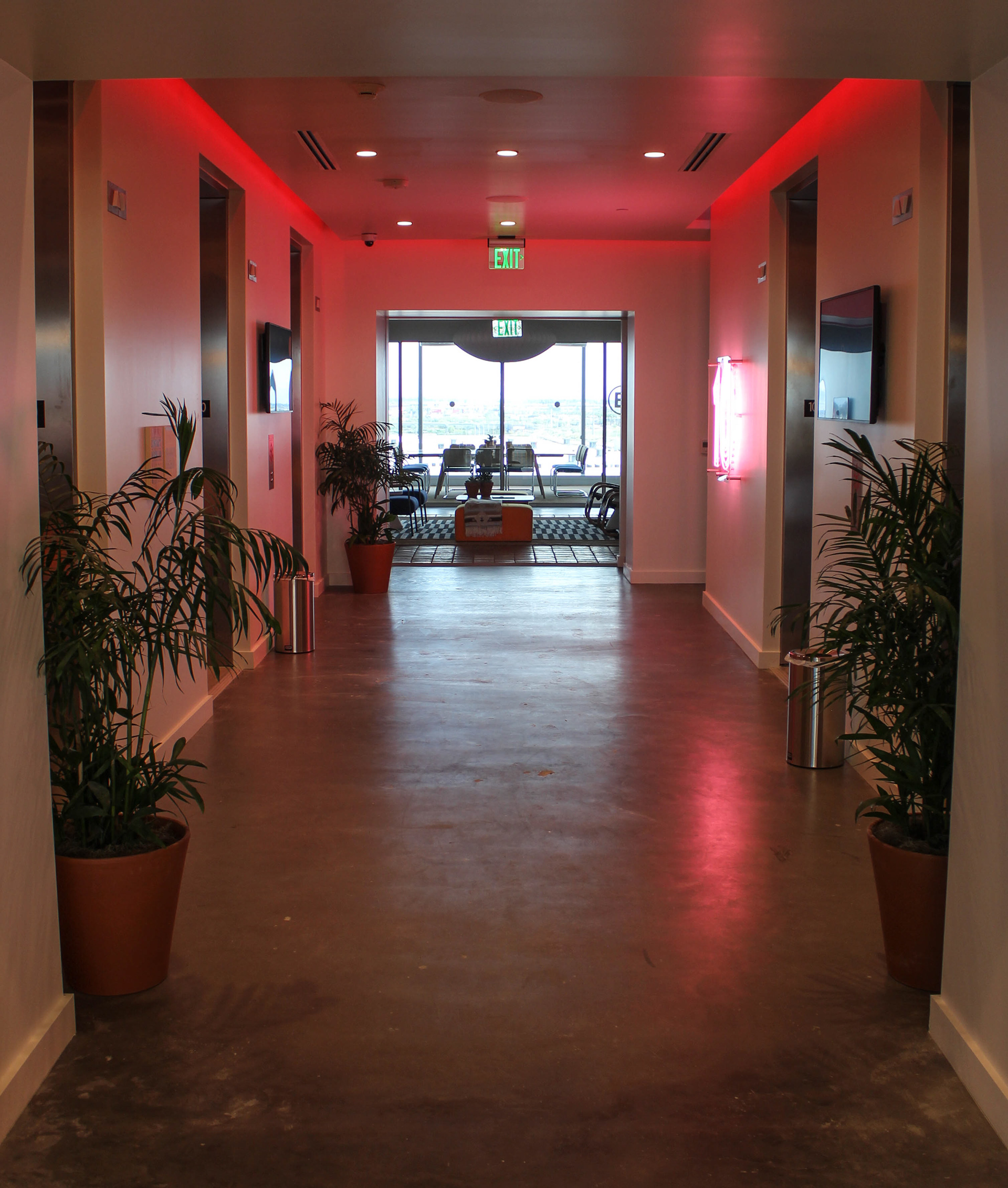 Entrance/Elevators
