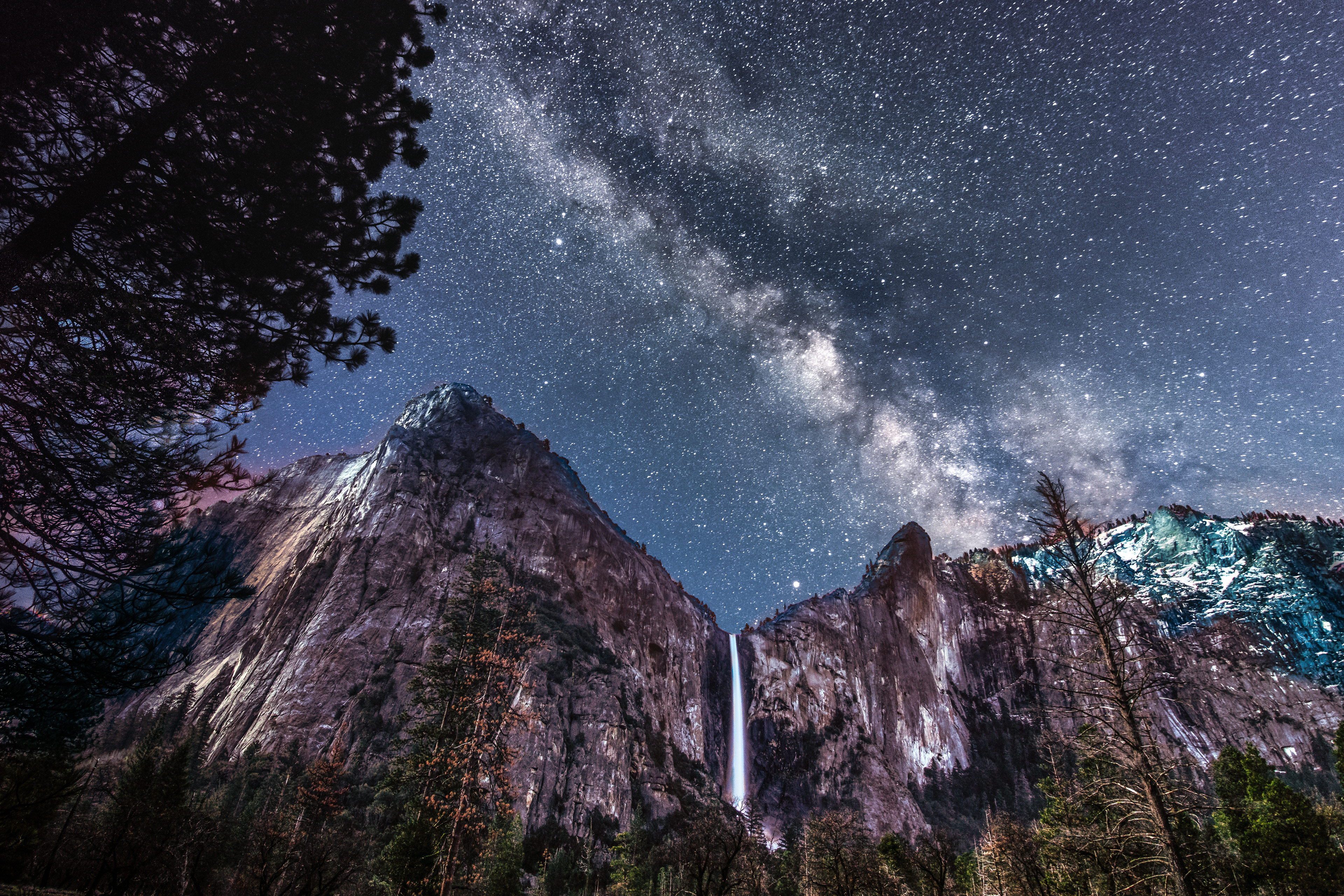 Bridal Veil Falls Milky Way - Yosemite National Park