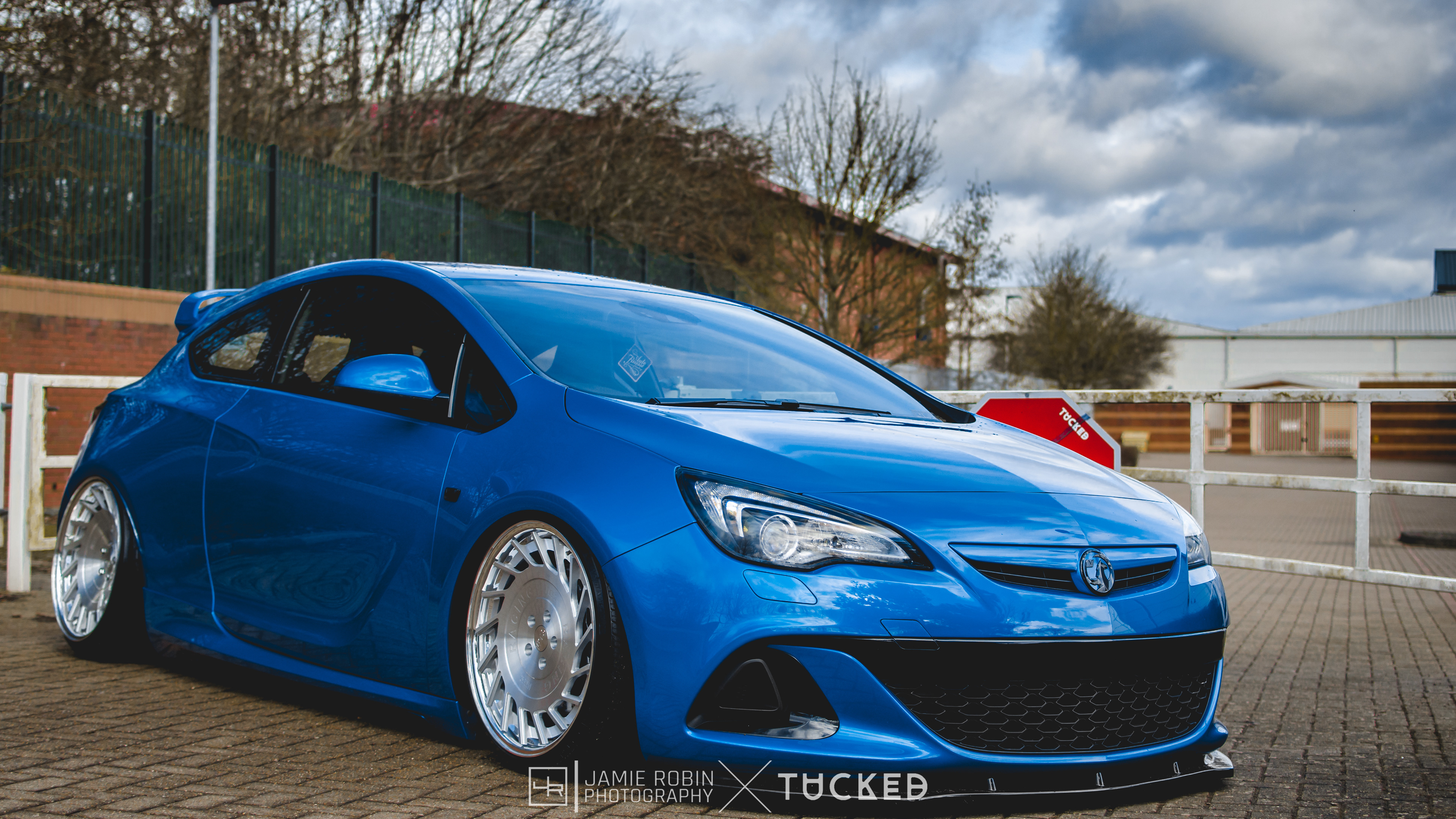 Opel Astra j GTC stance