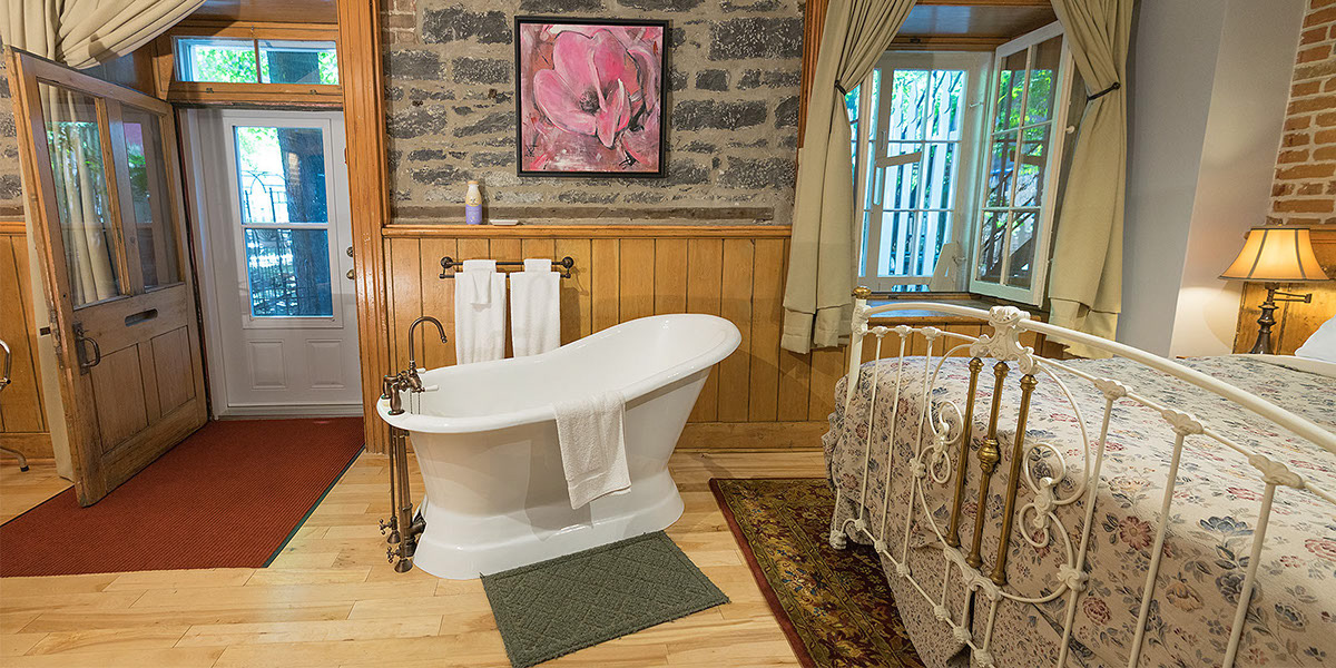Cast iron tub