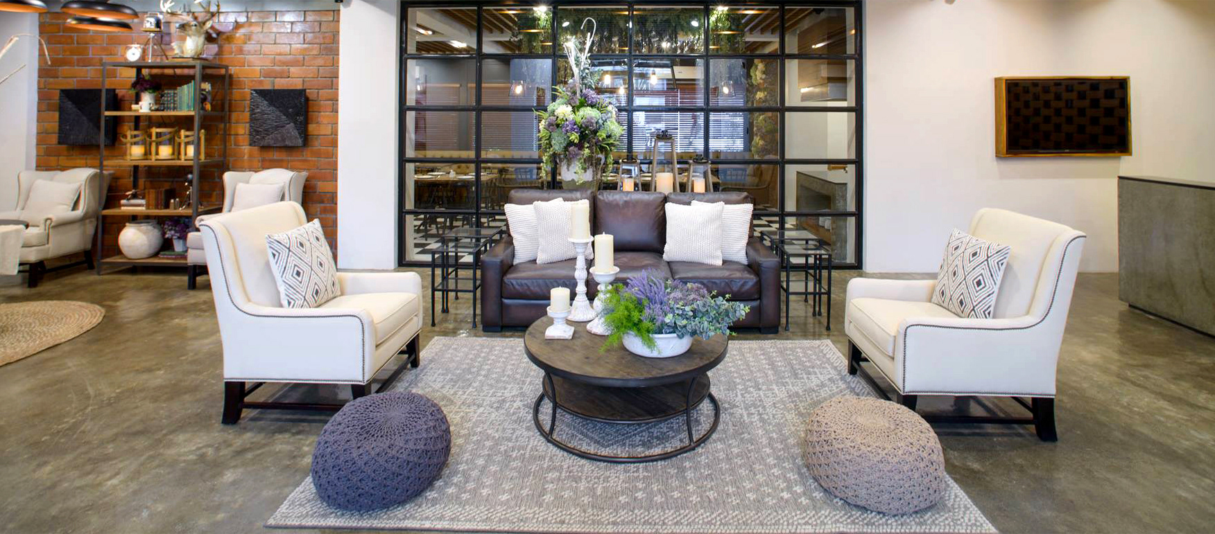 Double M Hotel lobby image