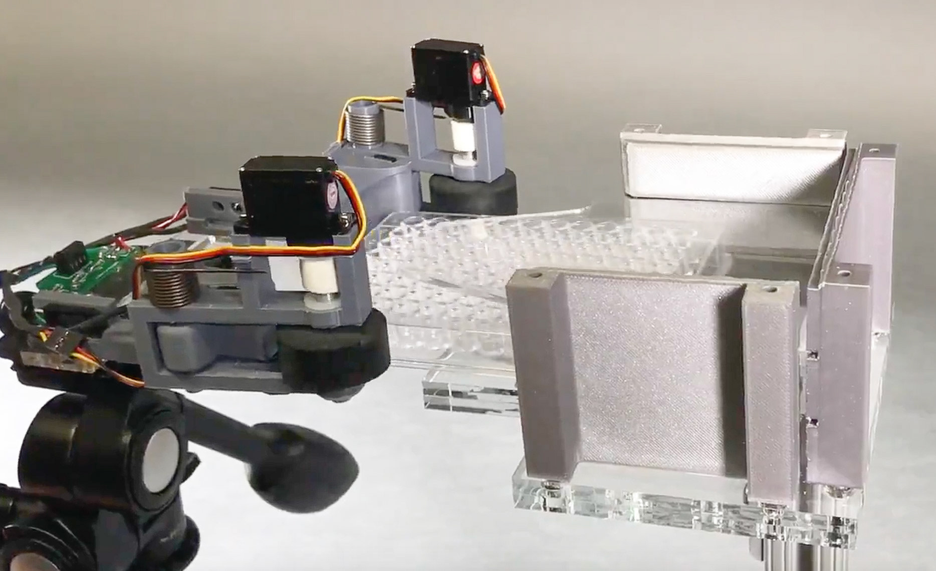 Philip Microplate Drone Gripper