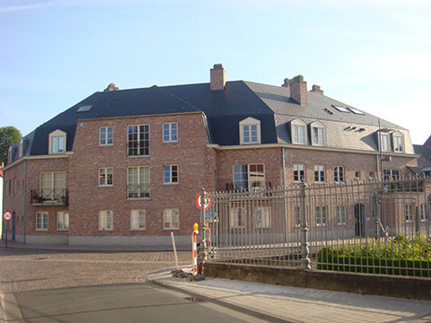 Residentie LARNE, Molenstraat 1 te Laarne - 13 Entiteiten, 13 Gar/Par/SP - Syndicus sedert 1 juni 2011 - AV periode 01-15 mei - Larne@VastgoedbeheerDeVuyst.be