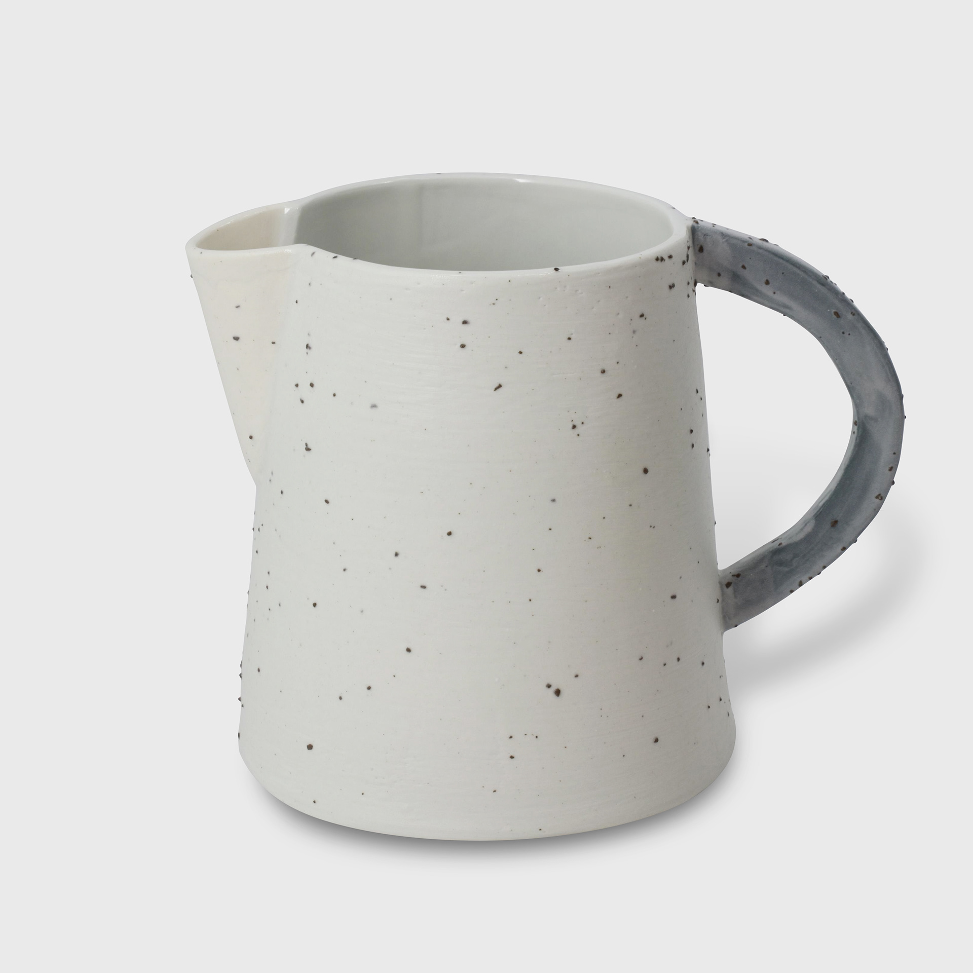 Pichet brut, porcelaine - 72€