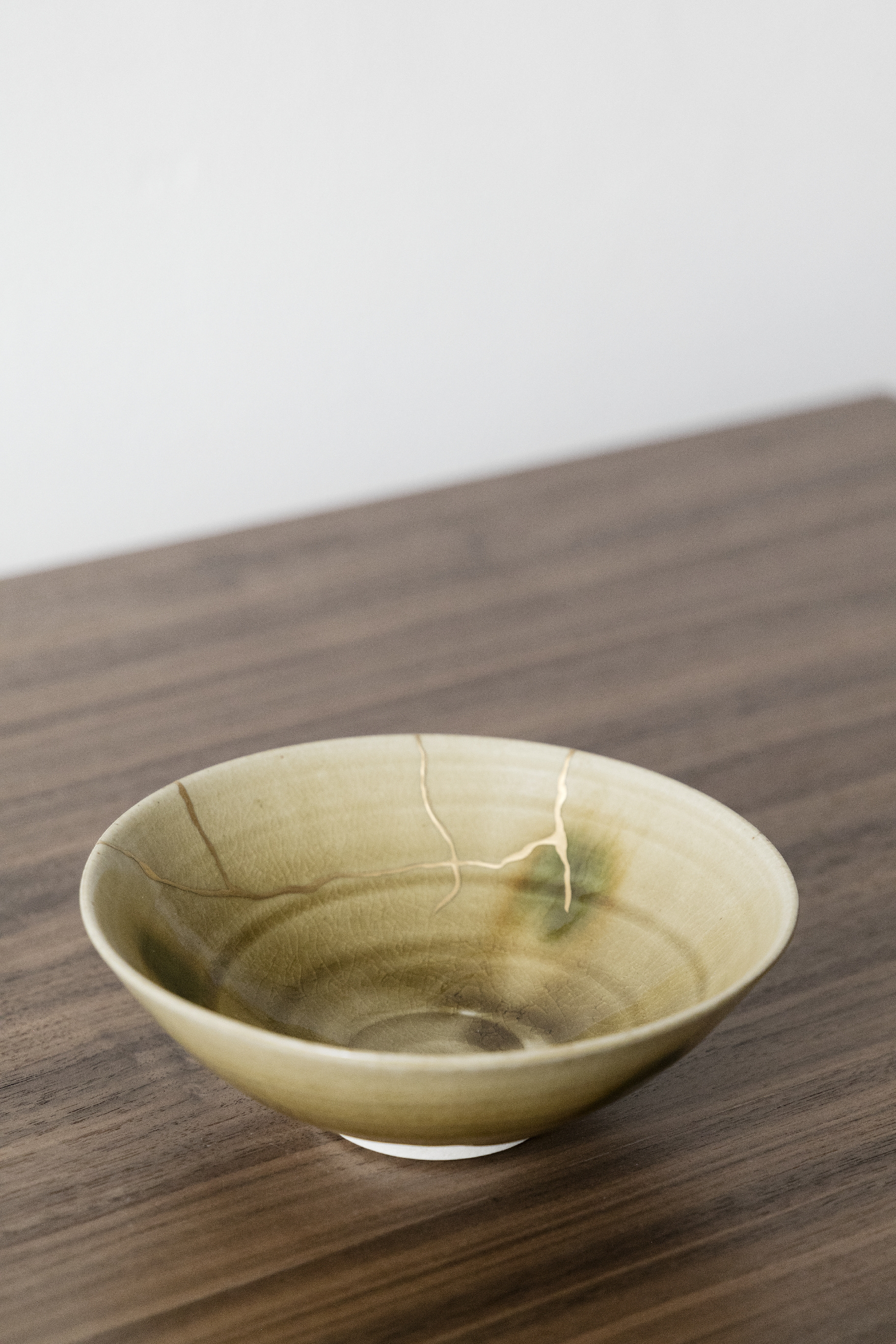 Bol Chawan de forme Hiragata de Seto, Kintsugi (Urushi et or 24 carats) - 450€