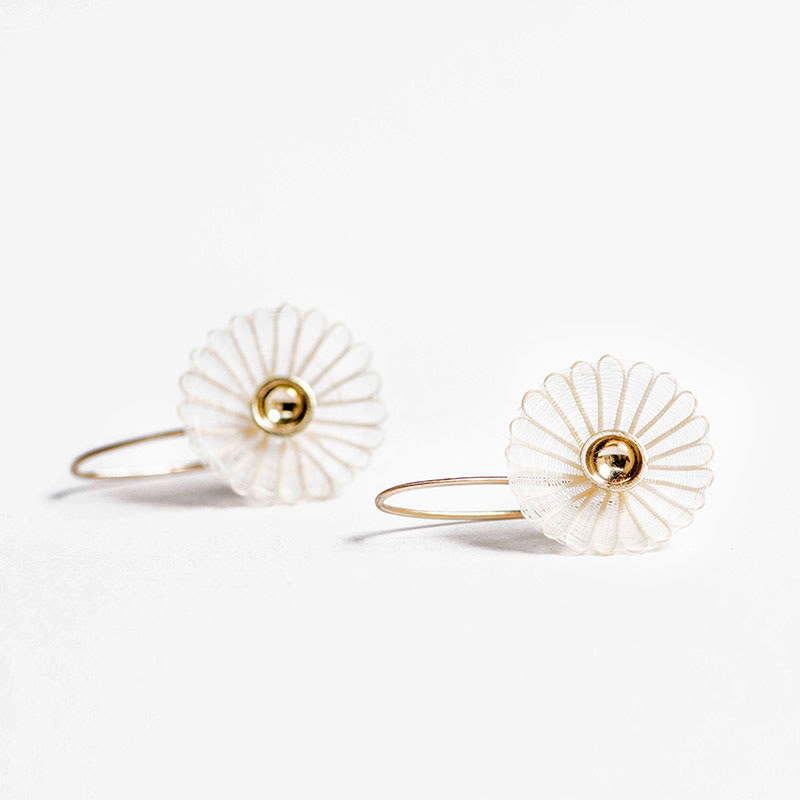 Boucles d'oreilles Flores petit modèle, blanc, crin de cheval - 109€