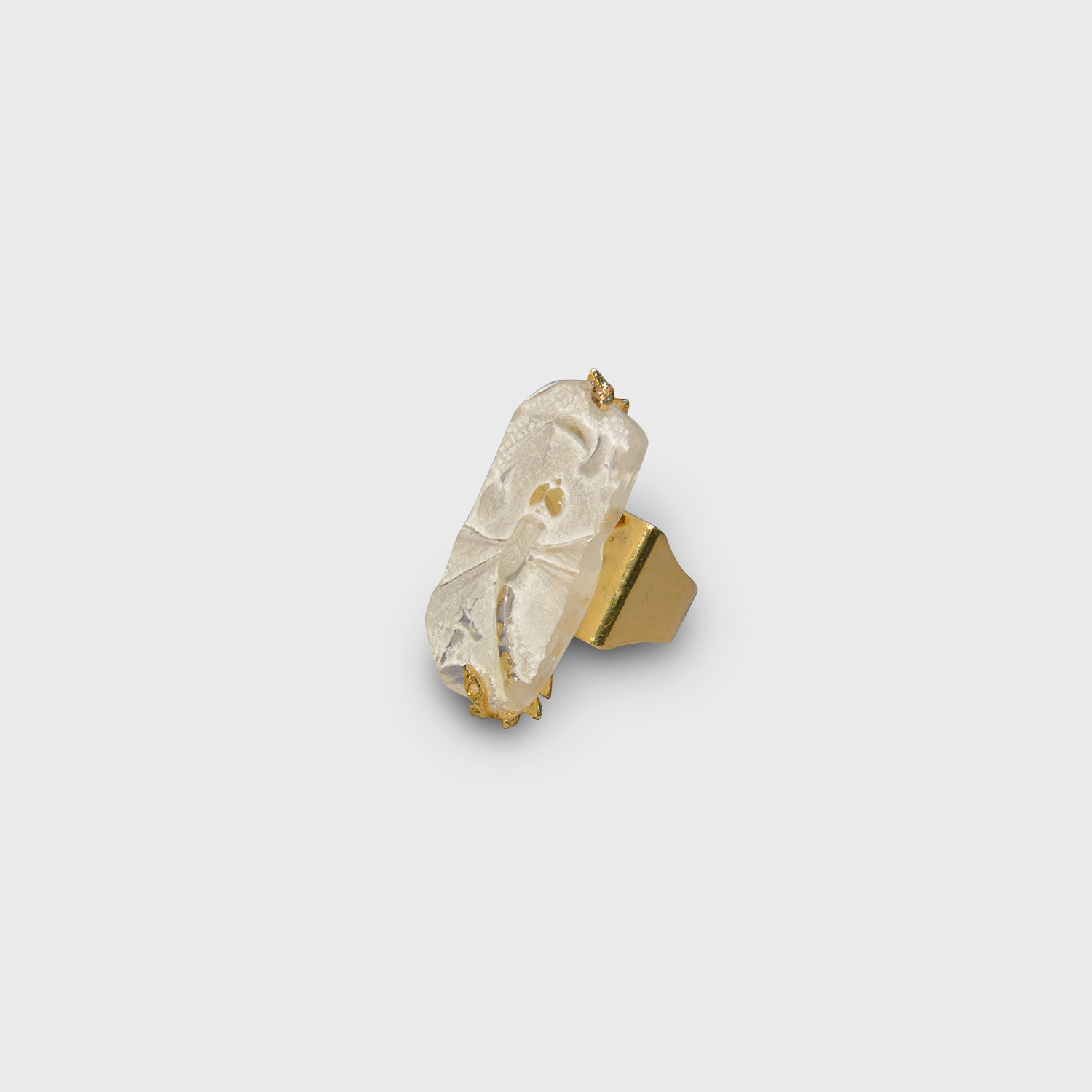 Bague dentelle libellule en pâte de verre - 100€