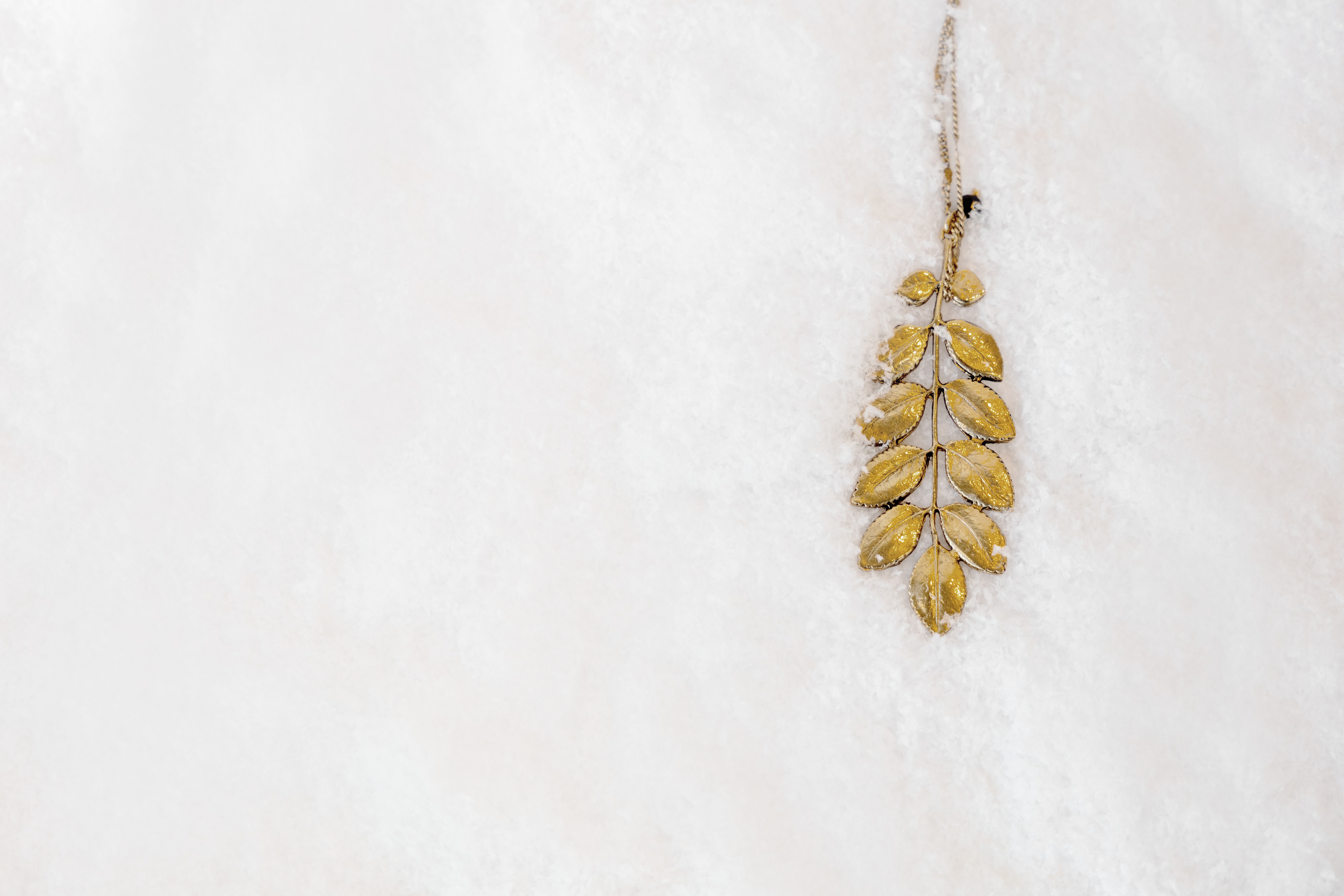 Collier 'Plume' - Laiton doré - 55€ & 65€