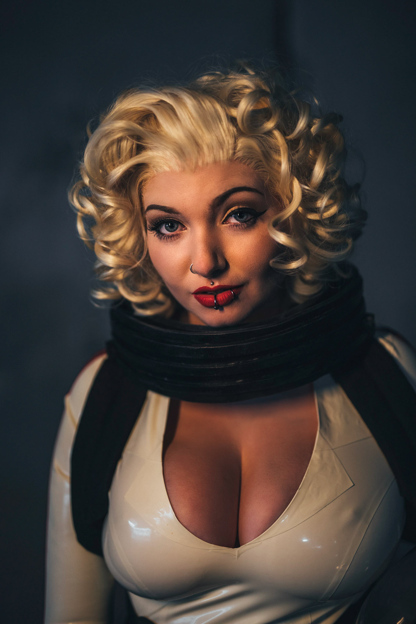 @nayru_sg as Nuka Cola Girl