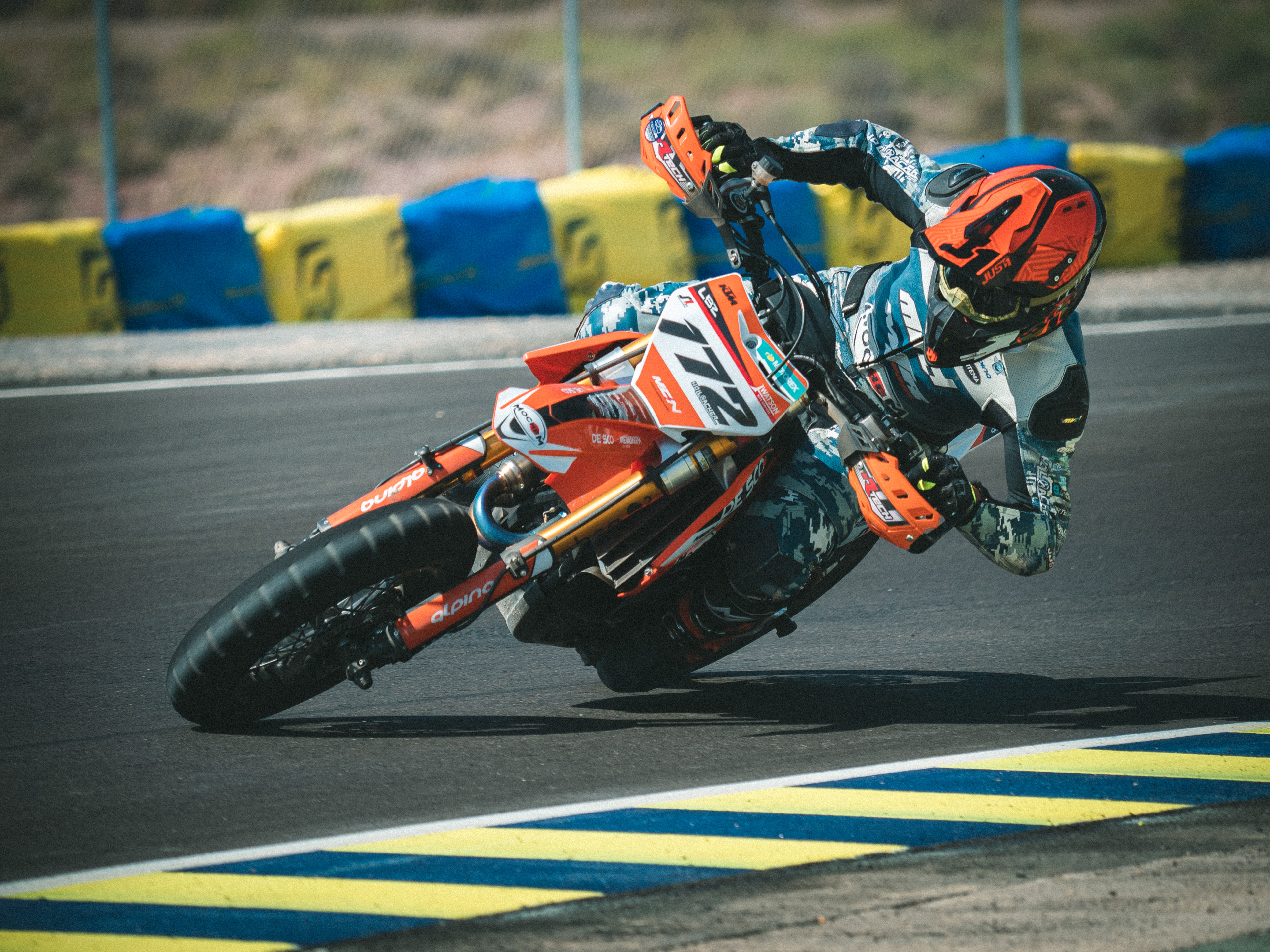 SUPERMOTO