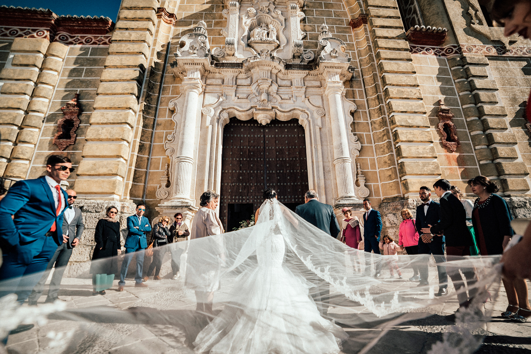 Entrada de novia a la iglesia