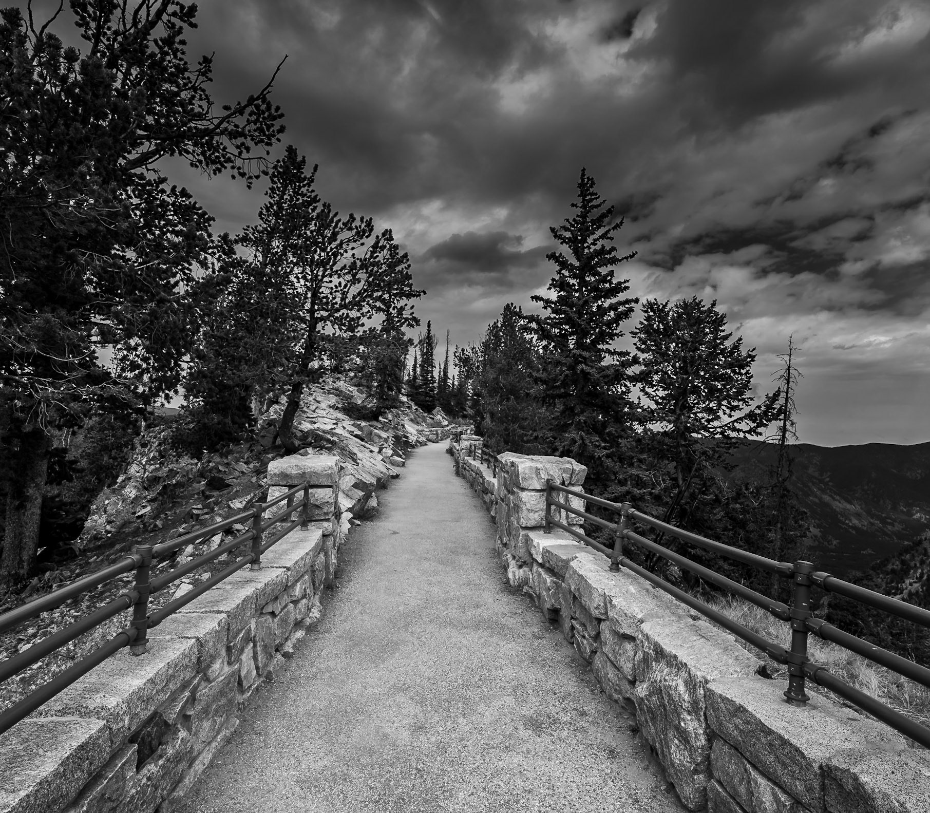 Overlook along the Beartooth Highway, a mountainous pass to the northeast entrance to Yellowstone National Park