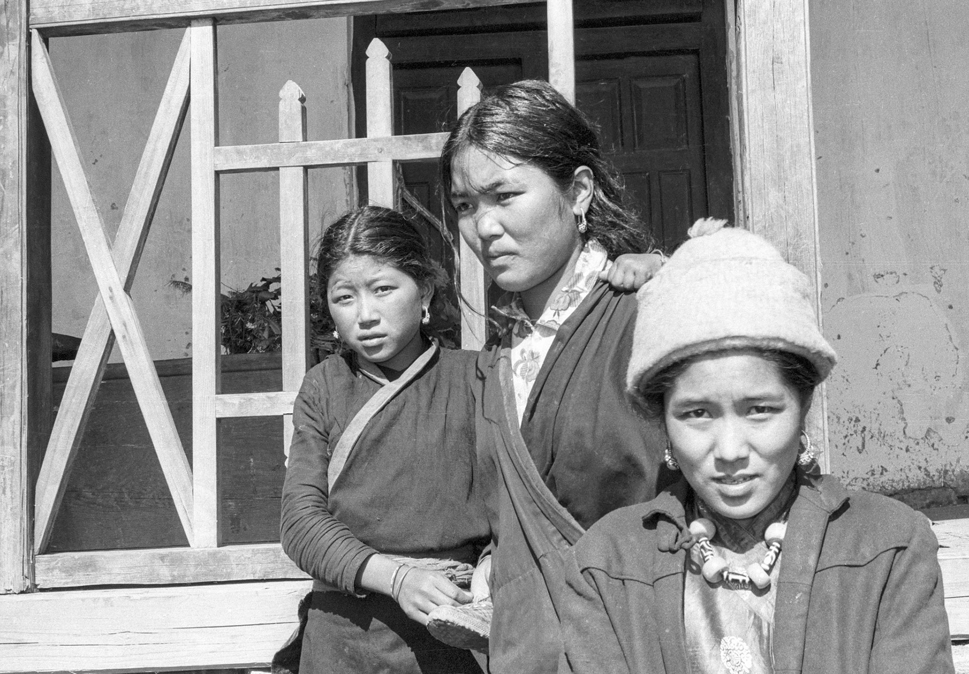 (L-R) Nim Doma Shangba (163), Karma Ghale (201), Seely Shangba (299)