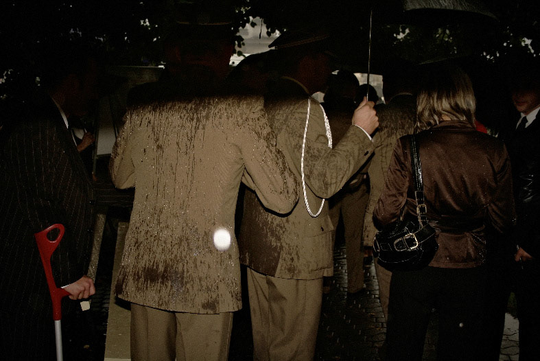 15.08.2008 WARSZAWA PLAC PILSUDSKIEGO SWIETO WOJSKA POLSKIEGO ZMIANA WARTY GROB NIEZNANEGO ZOLNIERZA  DESZCZ
FOT. JACEK PIOTROWSKI / AGENCJA GAZETA