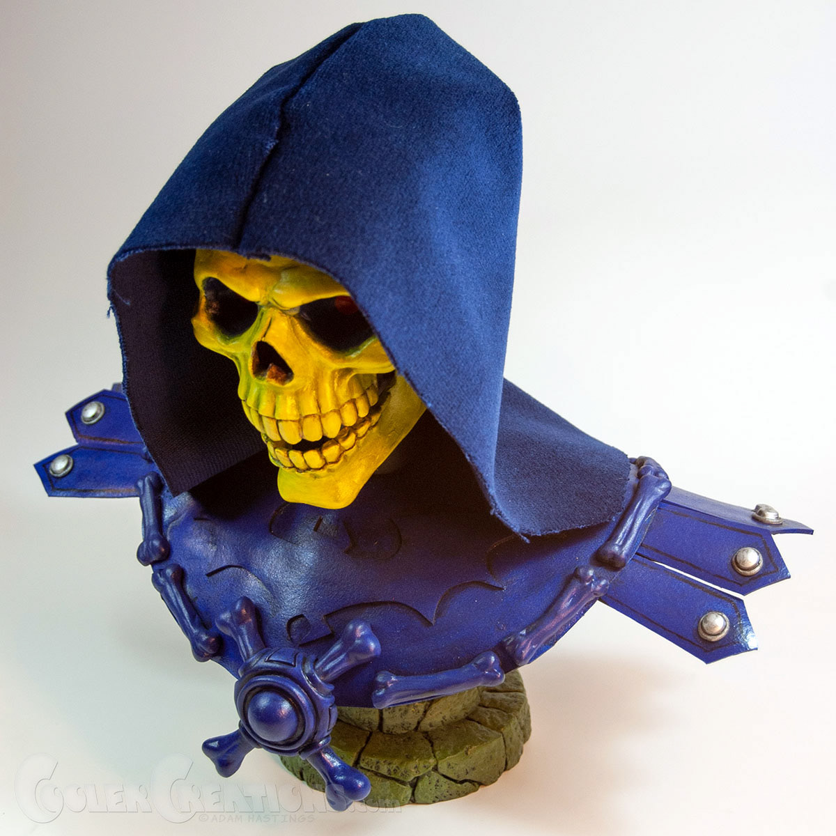 skeletor sculpture