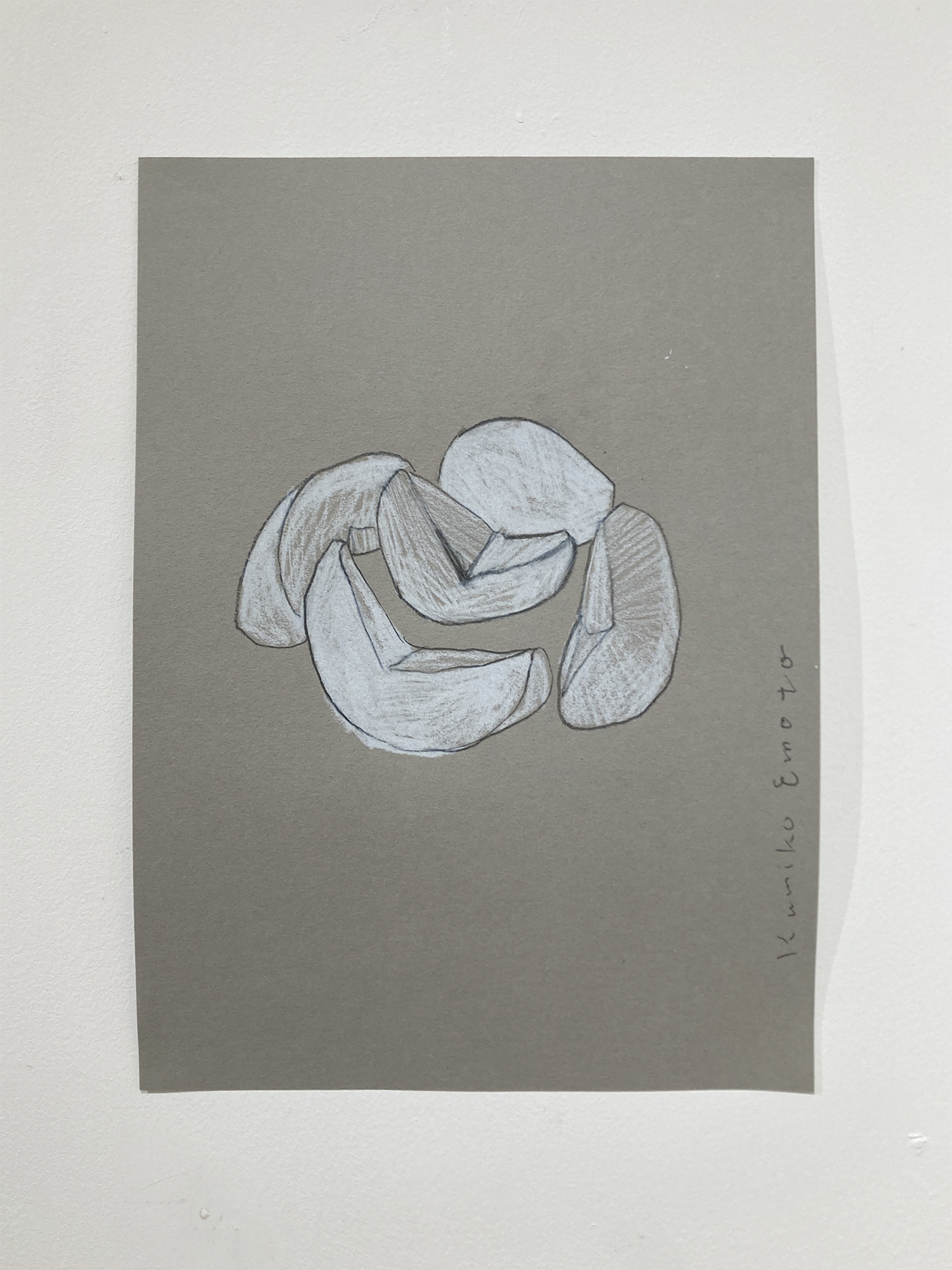 No.55 / 會本久美子『untitled』/ 素材:クラフトペーパー、鉛筆 / 制作年:2021 / サイズ:W210×H297mm / 価格:¥5,000