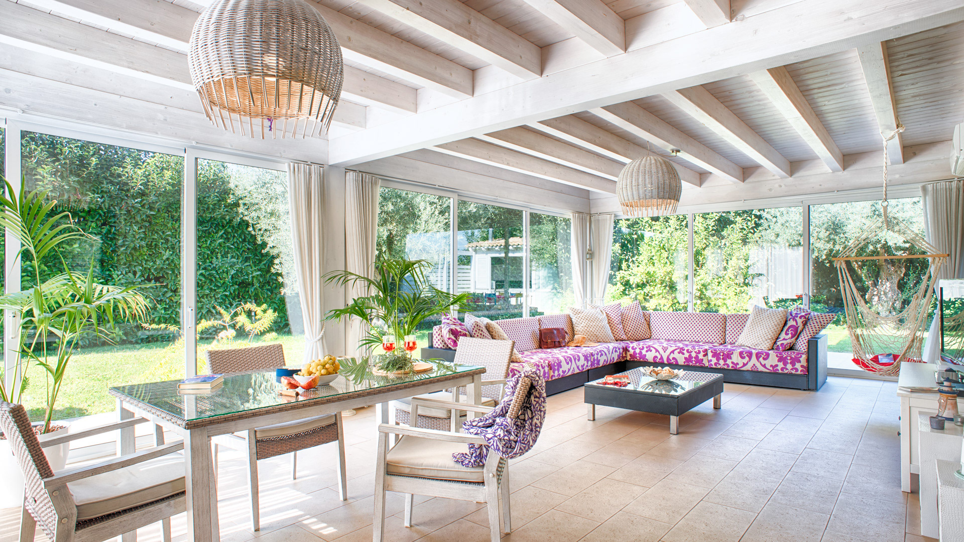veranda giardino d inverno in villa in sicilia