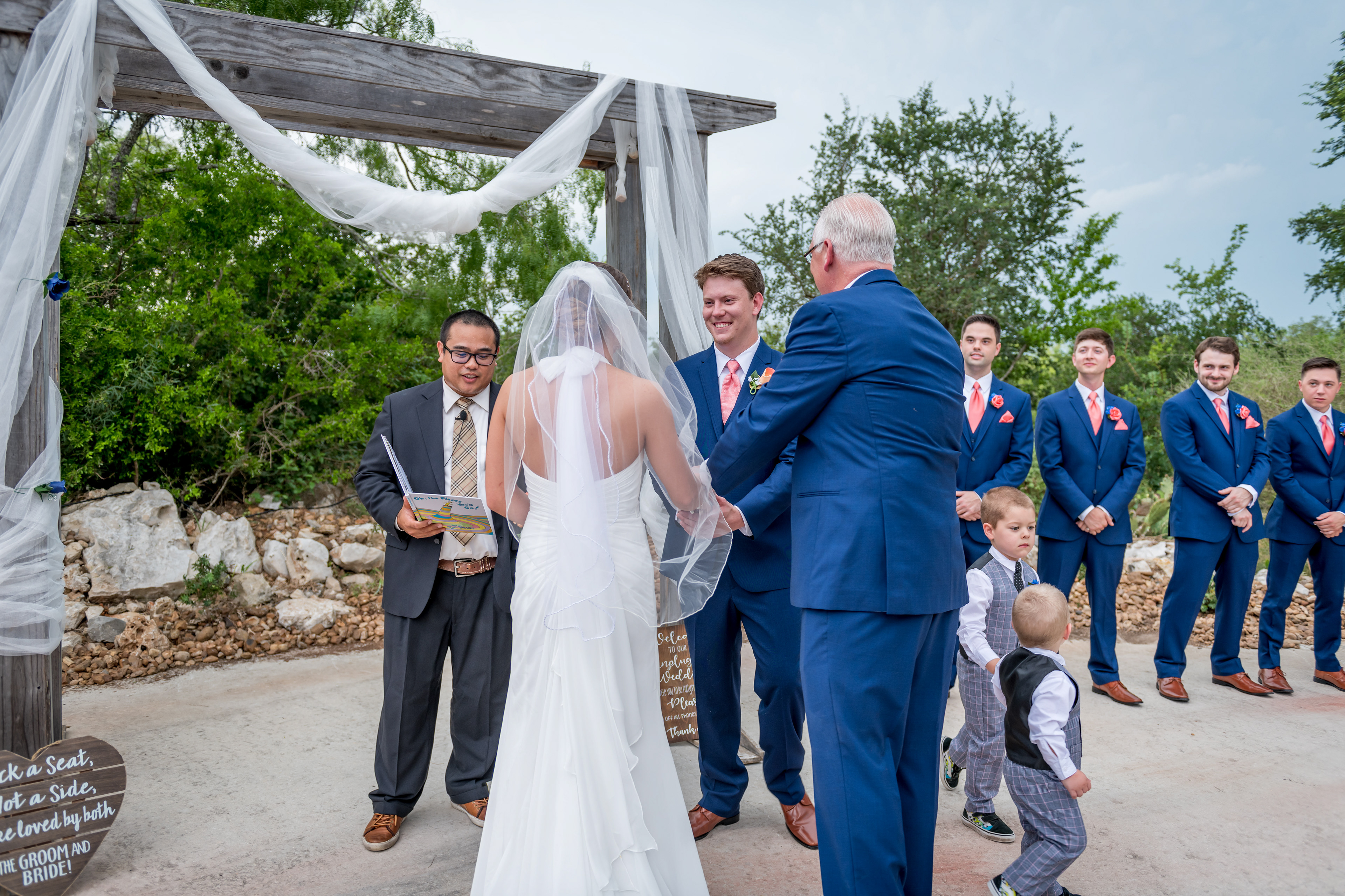 Wedding Day Photos taken in Seguin, TX by Wedding Photographer Aaron Resop @ Geronimo Oaks - Weddings and Events, 1377 Dietert Rd, Seguin, TX 78155
