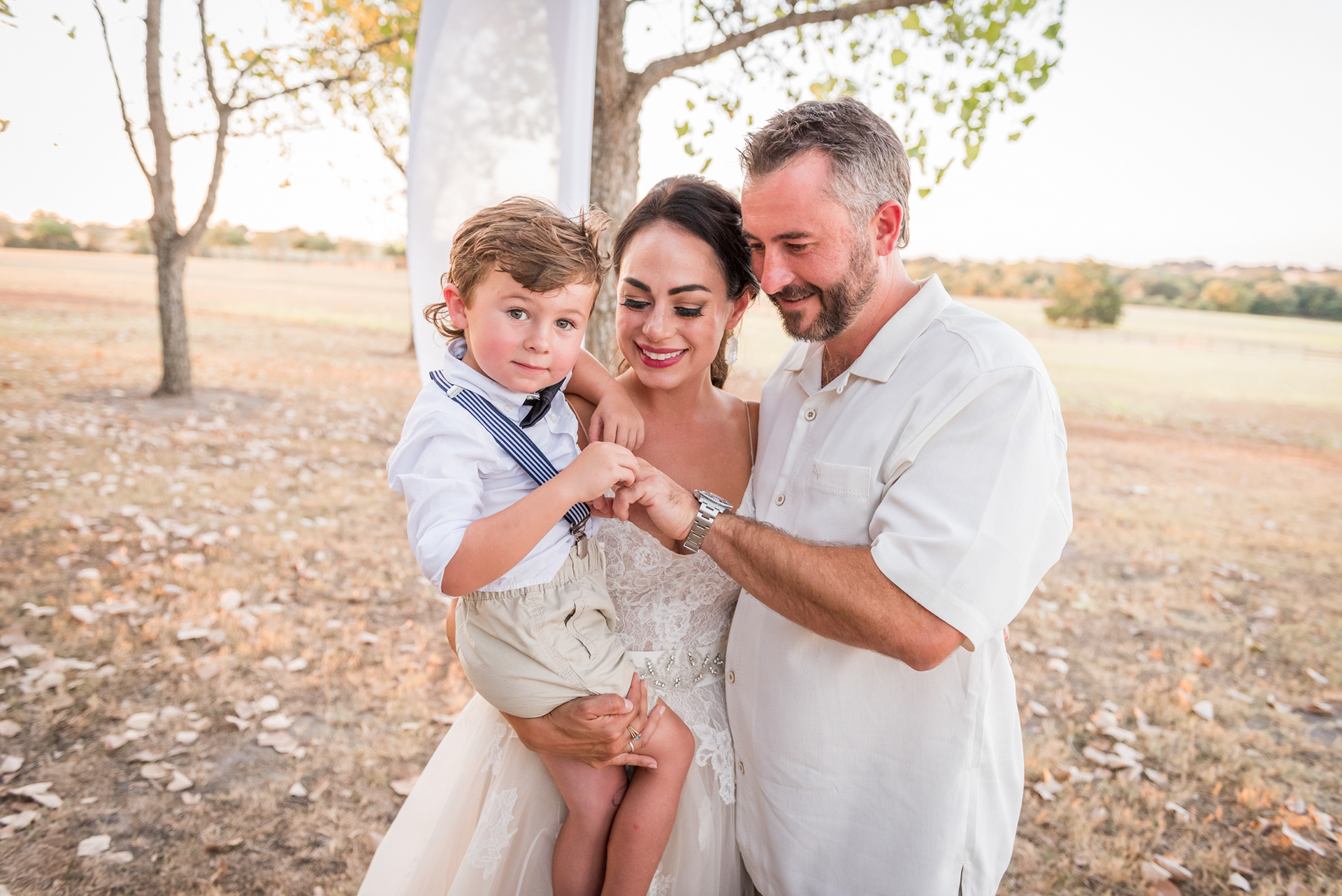 Wedding Day Photos taken in Brenham, TX by Wedding Photographer Aaron Resop @ permavista ranch & resort, Brenham, TX 77833