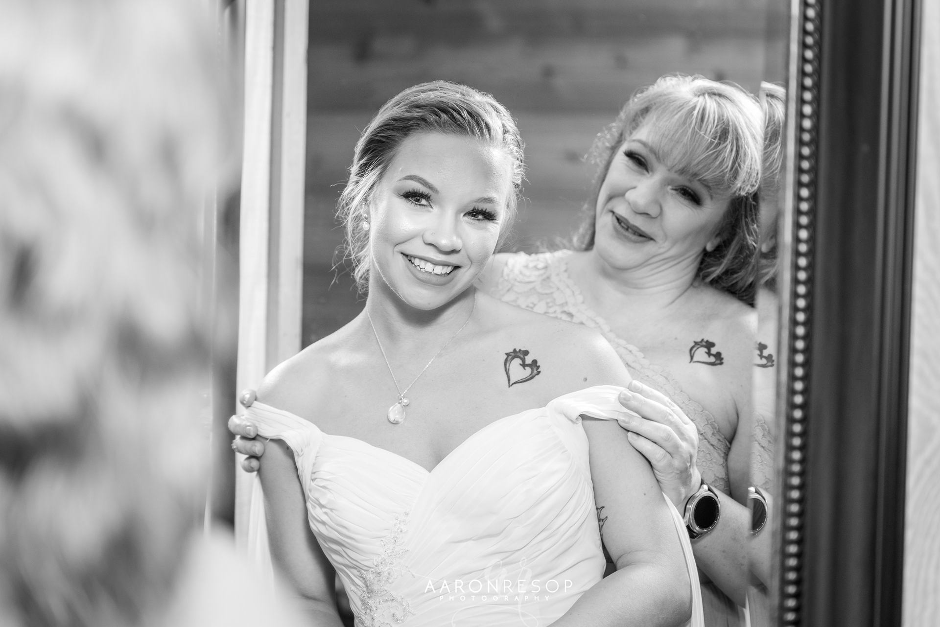 Bridal Photos taken in Seguin, TX by Wedding Photographer Aaron Resop @ Geronimo Oaks - Weddings and Events, 1377 Dietert Rd, Seguin, TX 78155