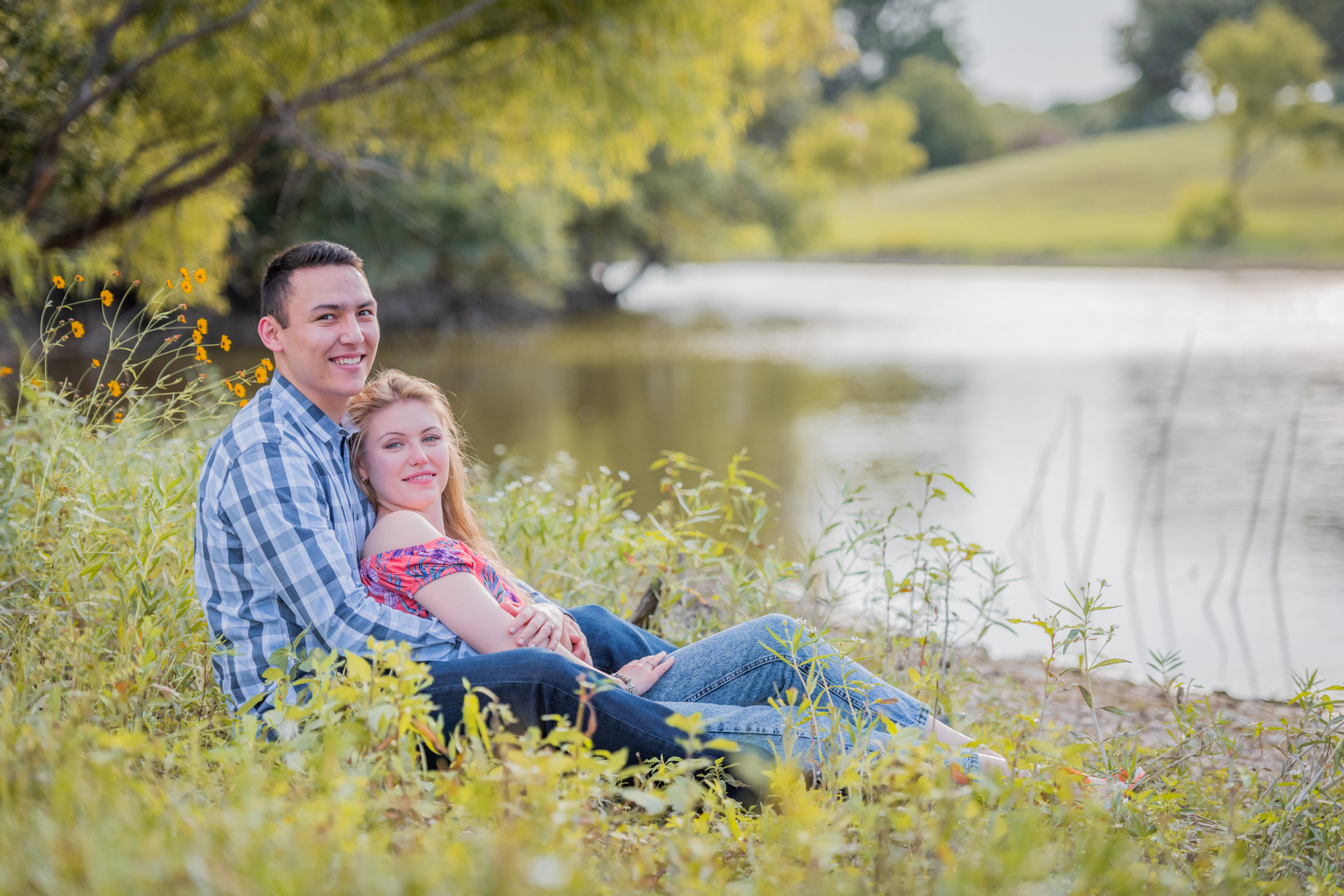 Engagement Photos taken in Cibolo, TX by wedding photographer Aaron Resop